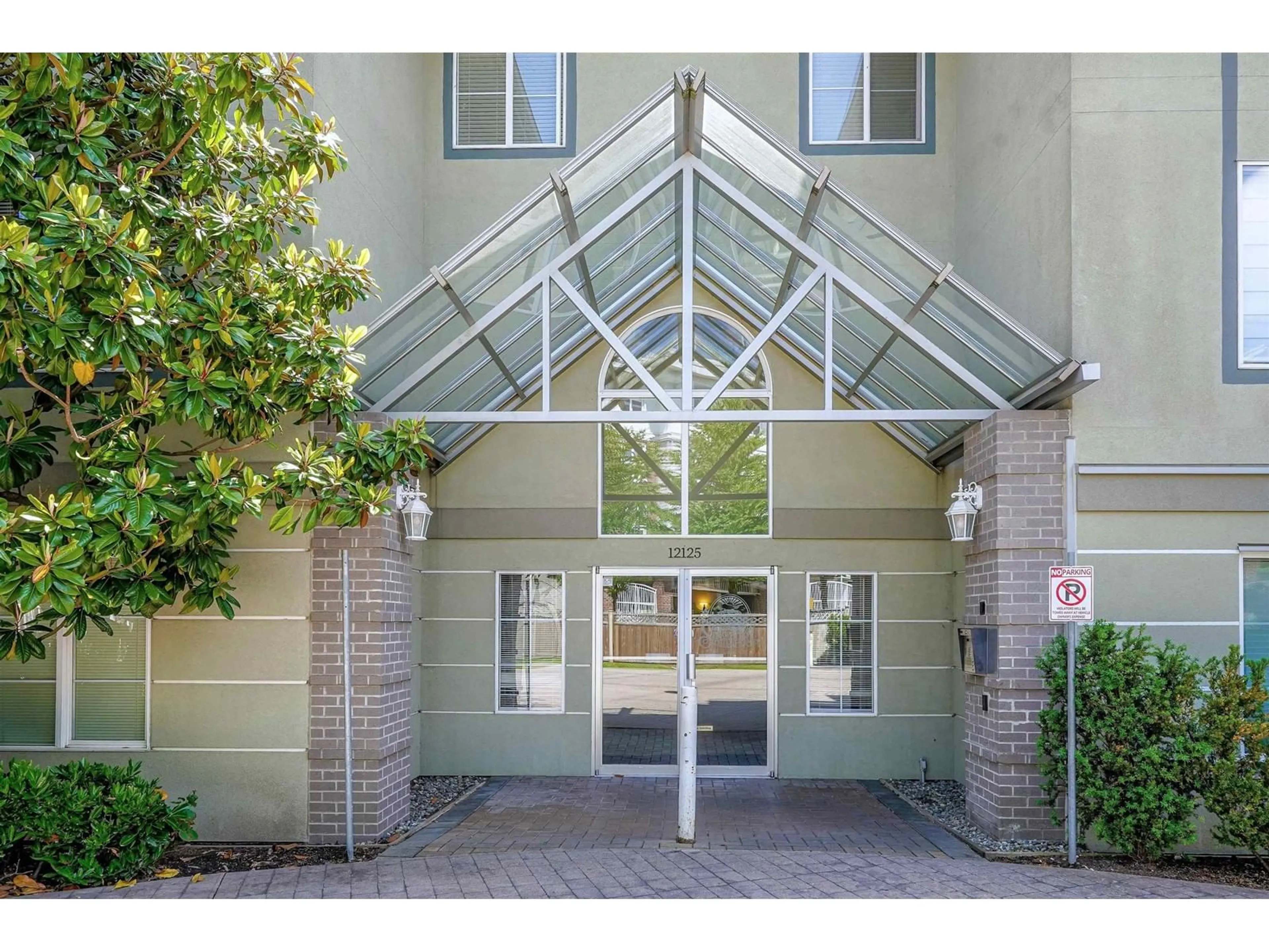Indoor foyer for 208 - 12125 75A, Surrey British Columbia V3W1B9
