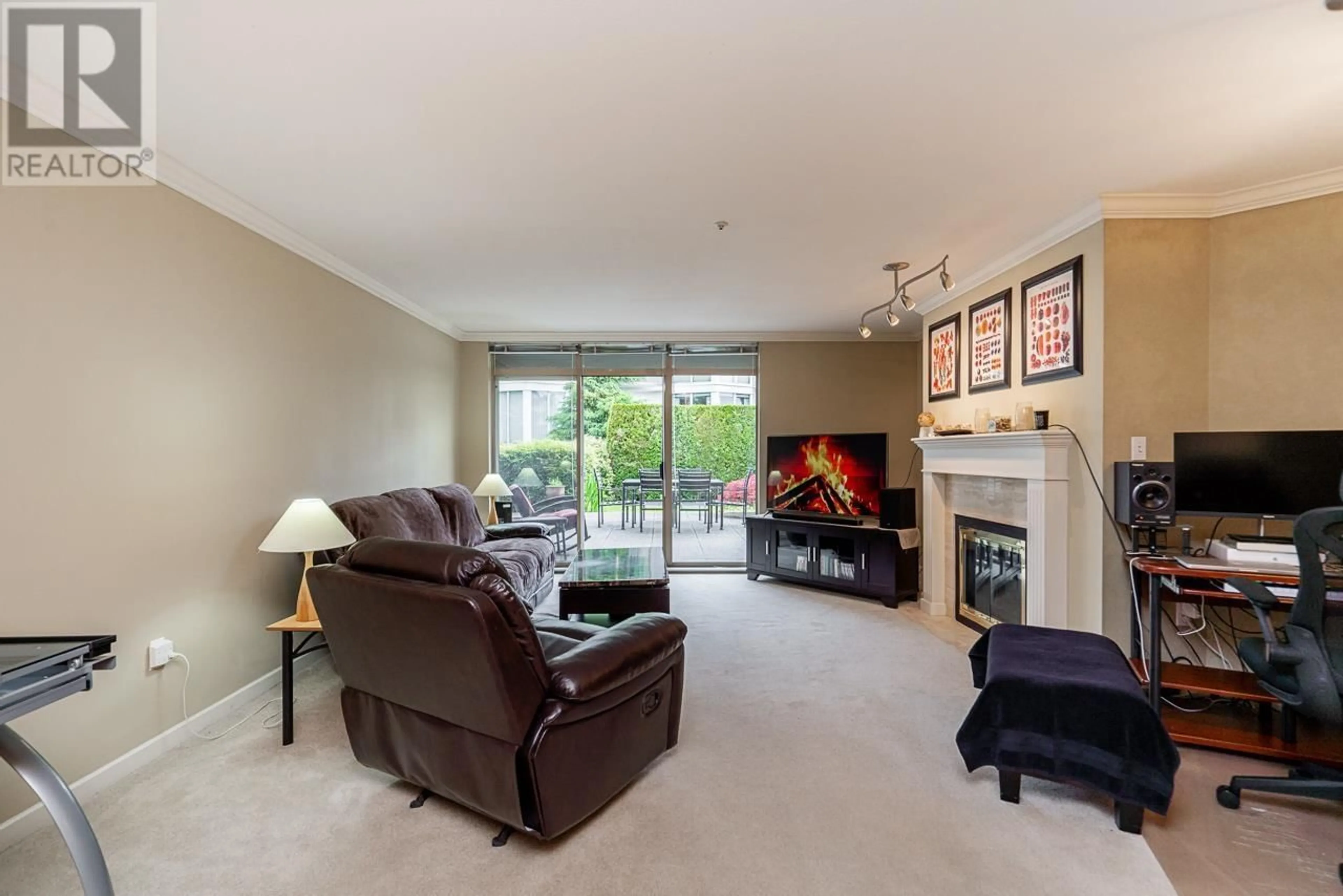 Living room with furniture, unknown for 206 - 48 RICHMOND STREET, New Westminster British Columbia V3L5P4
