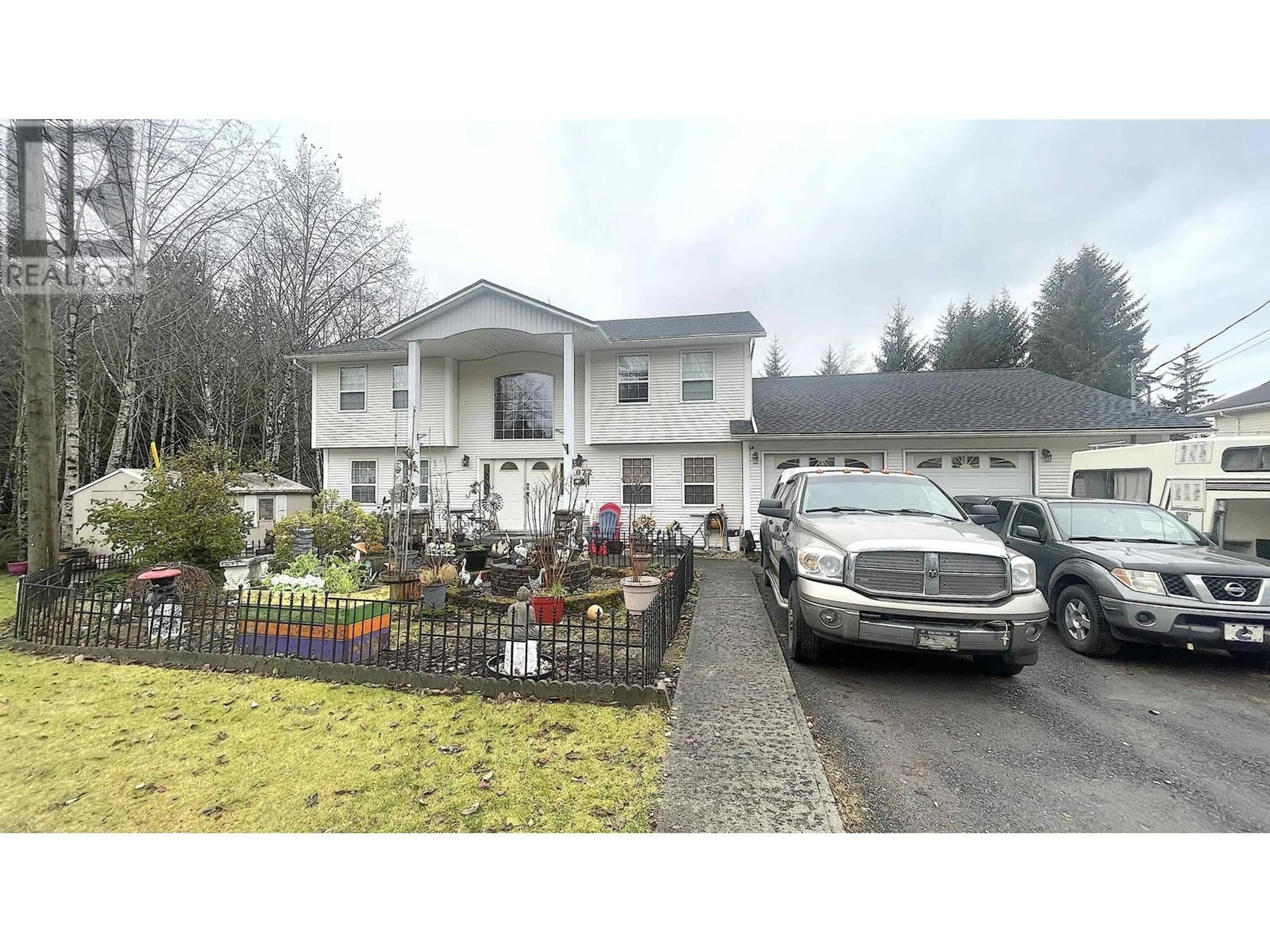 A pic from outside/outdoor area/front of a property/back of a property/a pic from drone, street for 1022 JUBILEE CRESCENT, Port Edward British Columbia V0V1G0