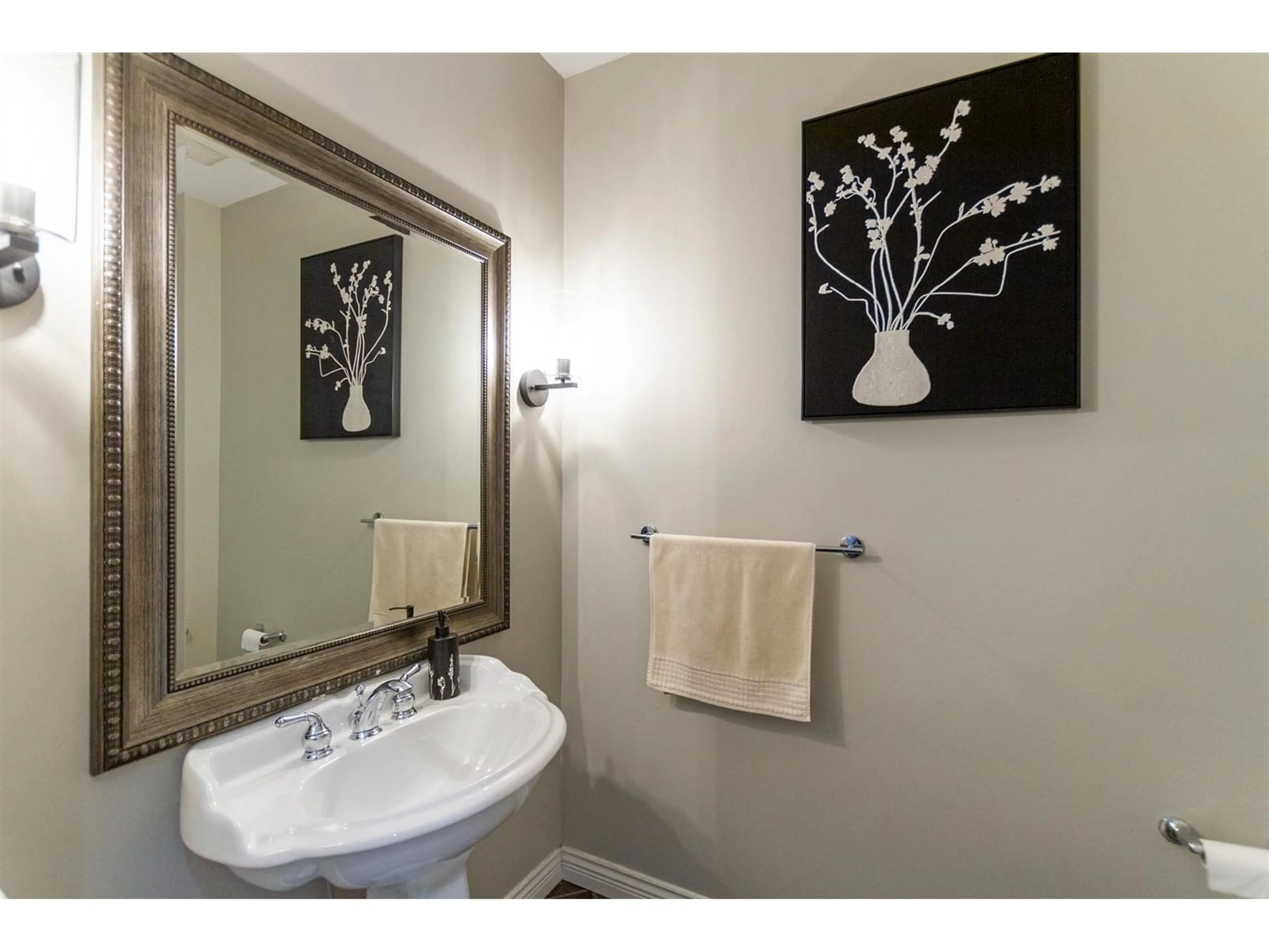 Standard bathroom, ceramic/tile floor for 5772 152, Surrey British Columbia V3S3K2