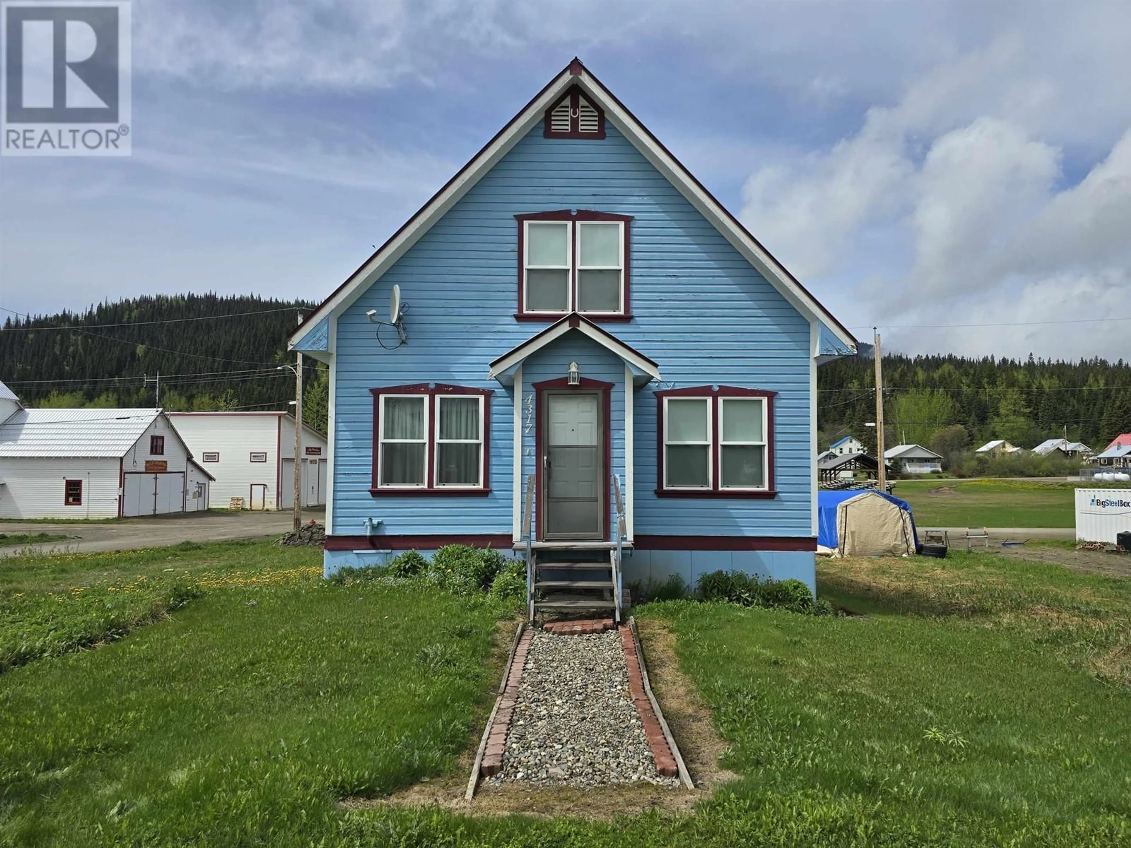 Home with vinyl exterior material, building for 4317 SANDERS AVENUE, Wells / Barkerville British Columbia V0K2R0