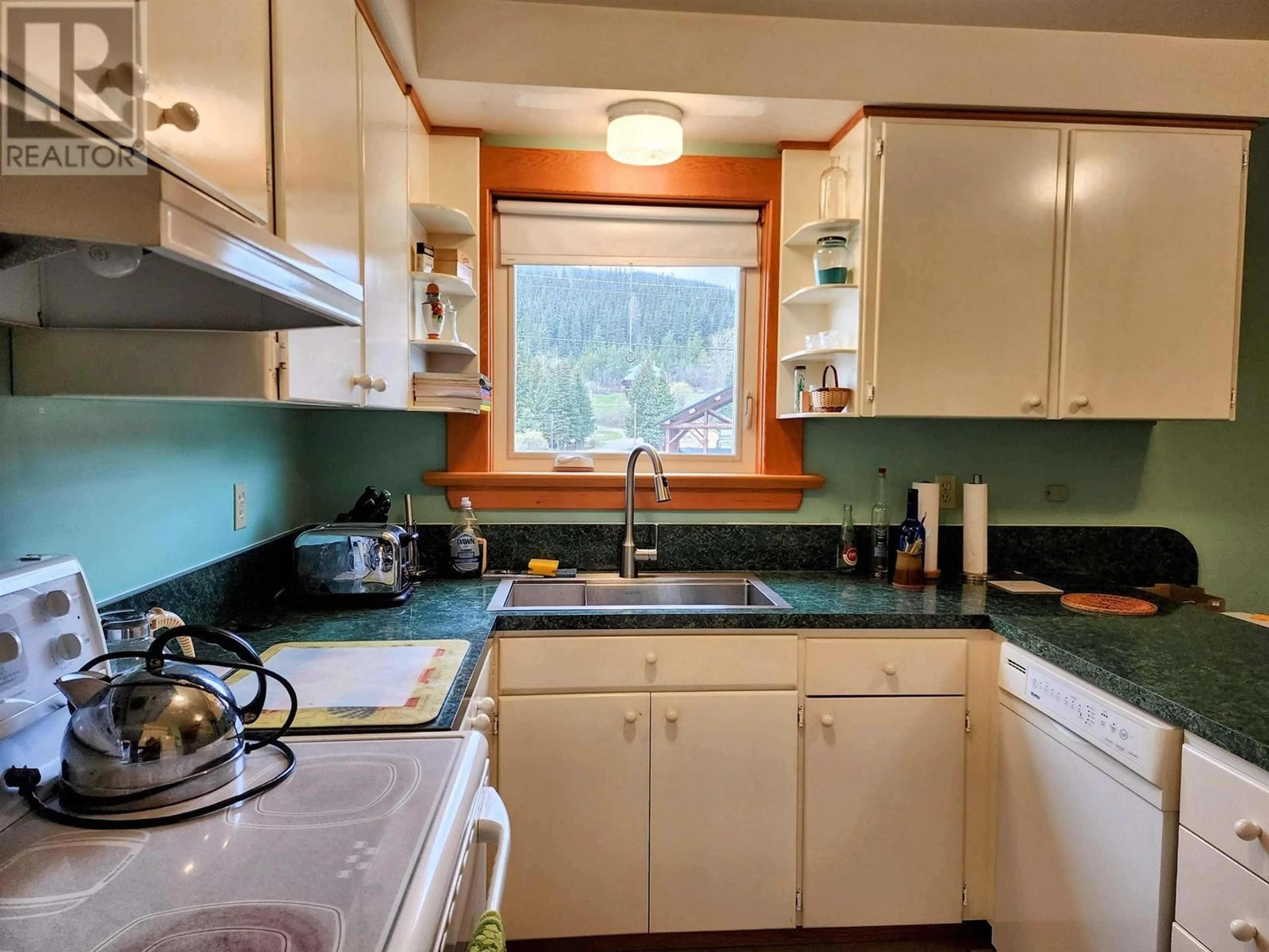 Standard kitchen, unknown for 4317 SANDERS AVENUE, Wells / Barkerville British Columbia V0K2R0