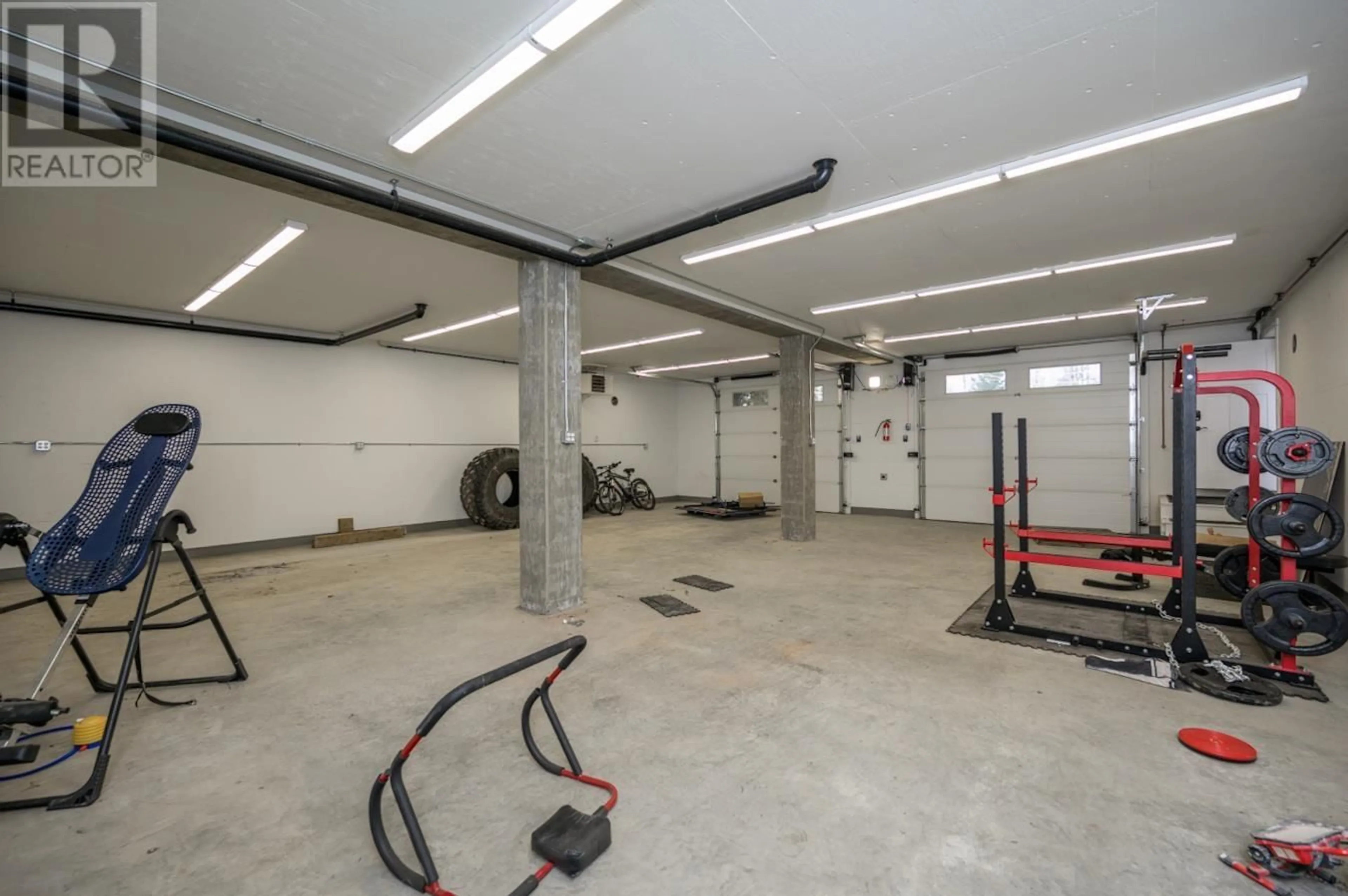 Indoor garage for 8650 SAMSON ROAD, Prince George British Columbia V2N5B1