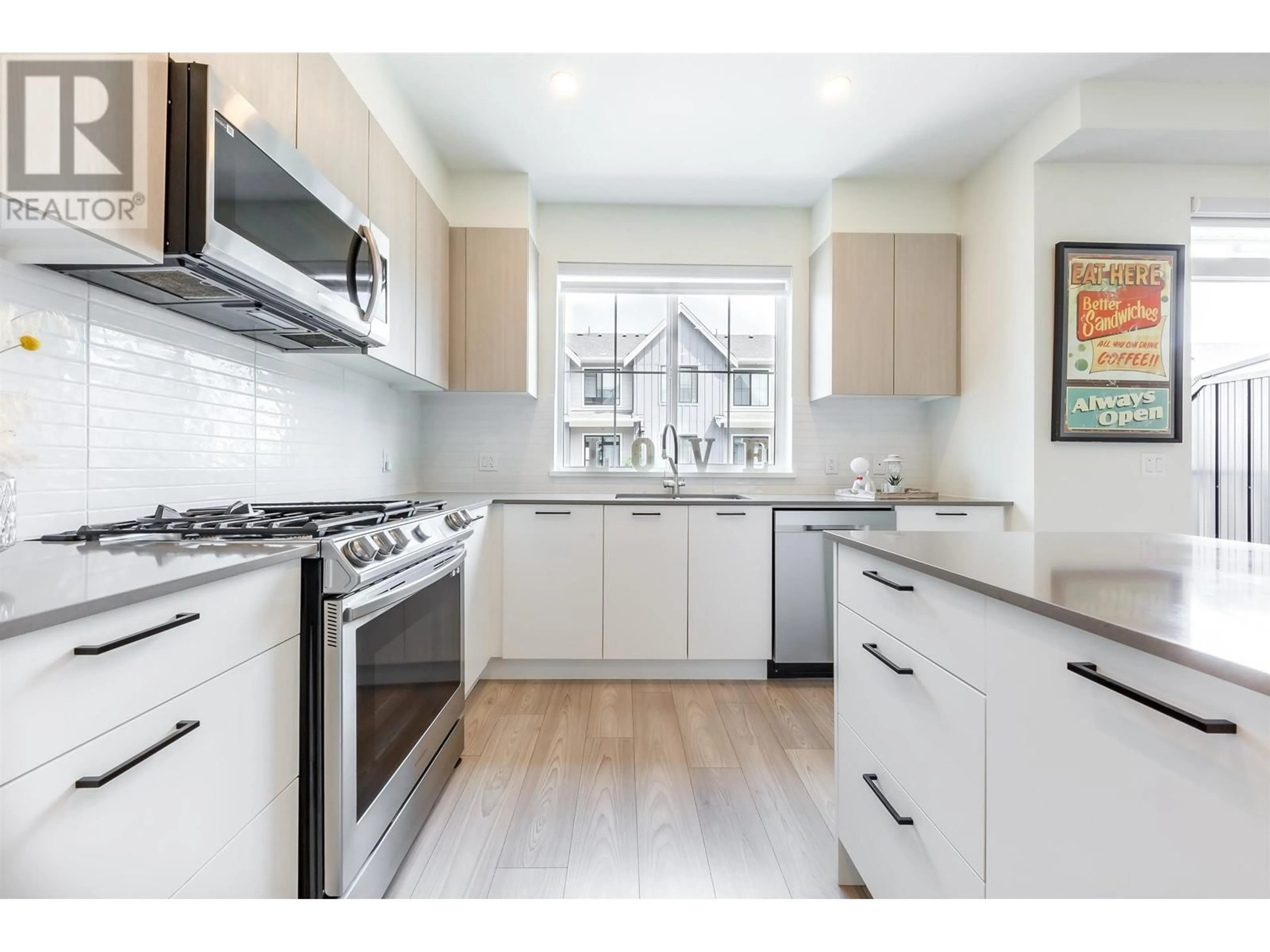 Open concept kitchen, unknown for 135 - 488 FURNESS STREET, New Westminster British Columbia V3M0M1