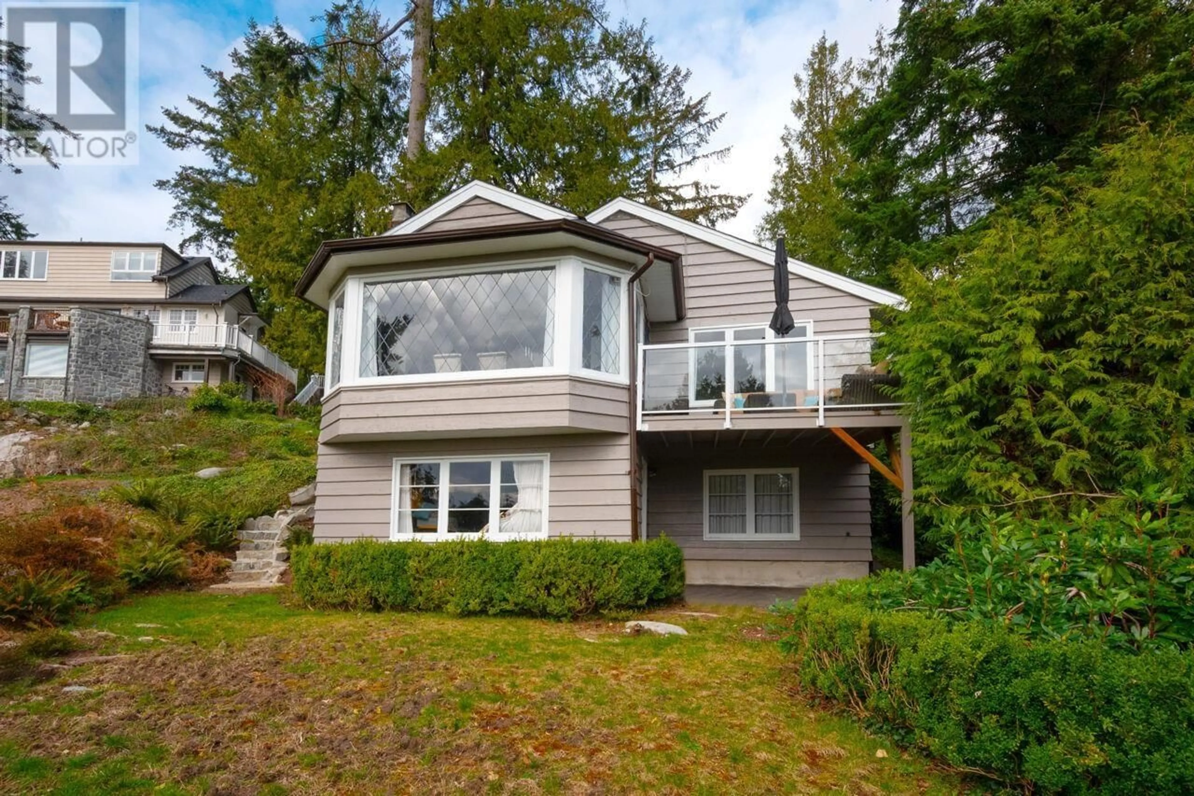 Home with vinyl exterior material, street for 3284 MATHERS AVENUE, West Vancouver British Columbia V7V2K5