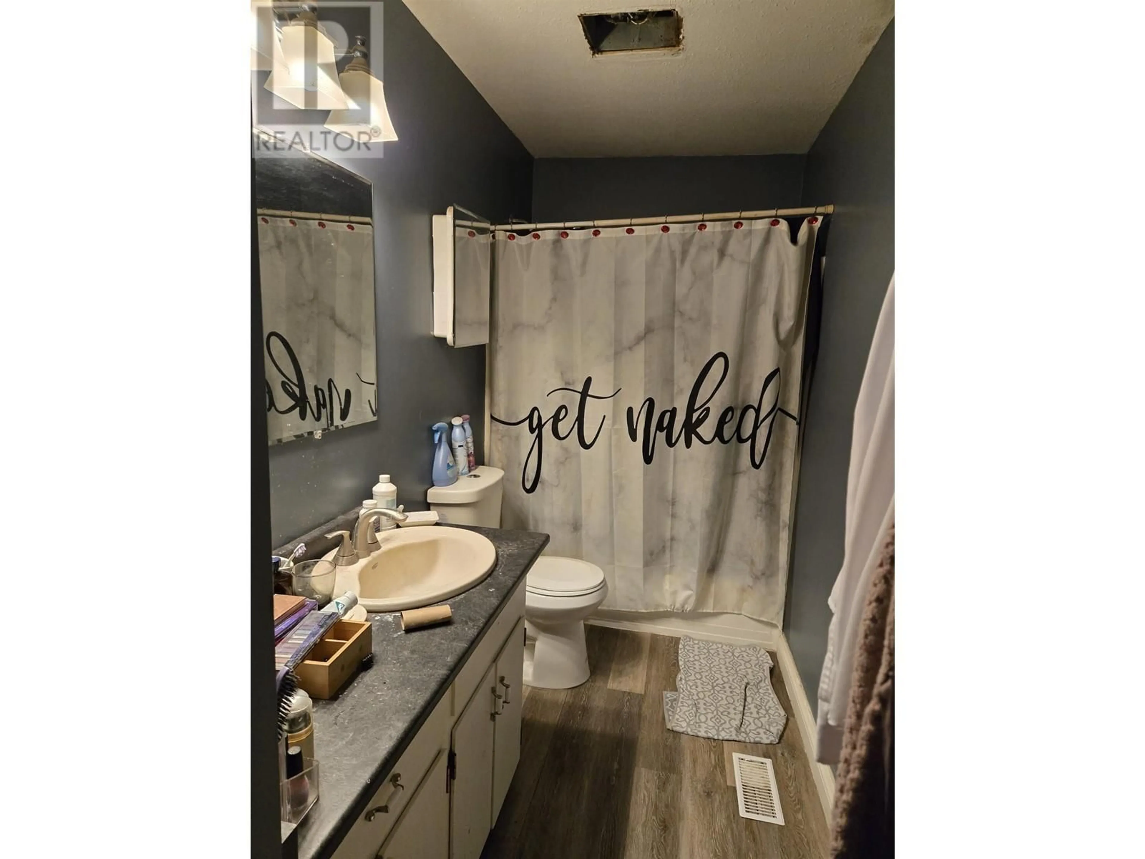Standard bathroom, unknown for 7879 PIEDMONT CRESCENT, Prince George British Columbia V2N3K8