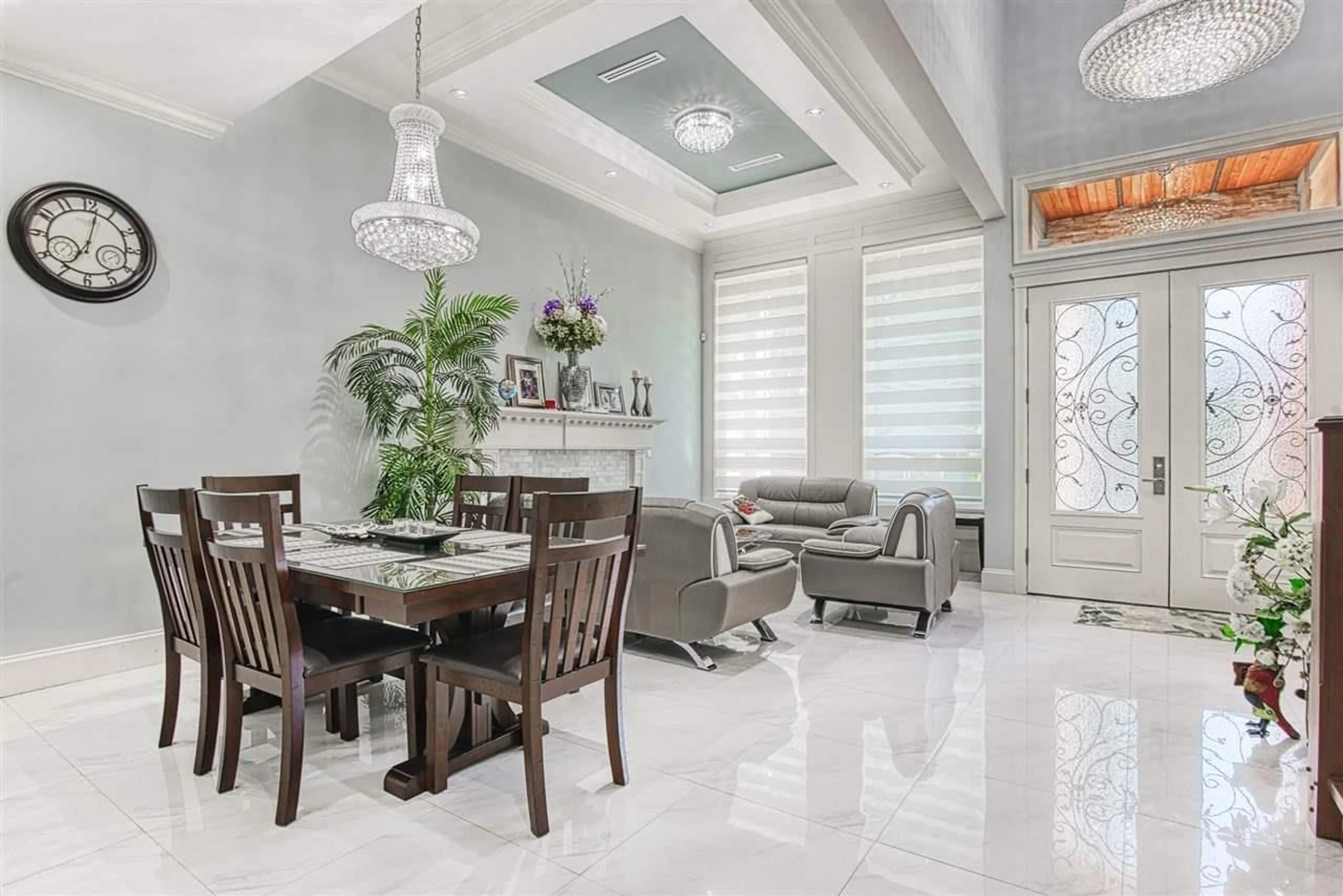Dining room, ceramic/tile floor for 14443 108, Surrey British Columbia V3R1V5
