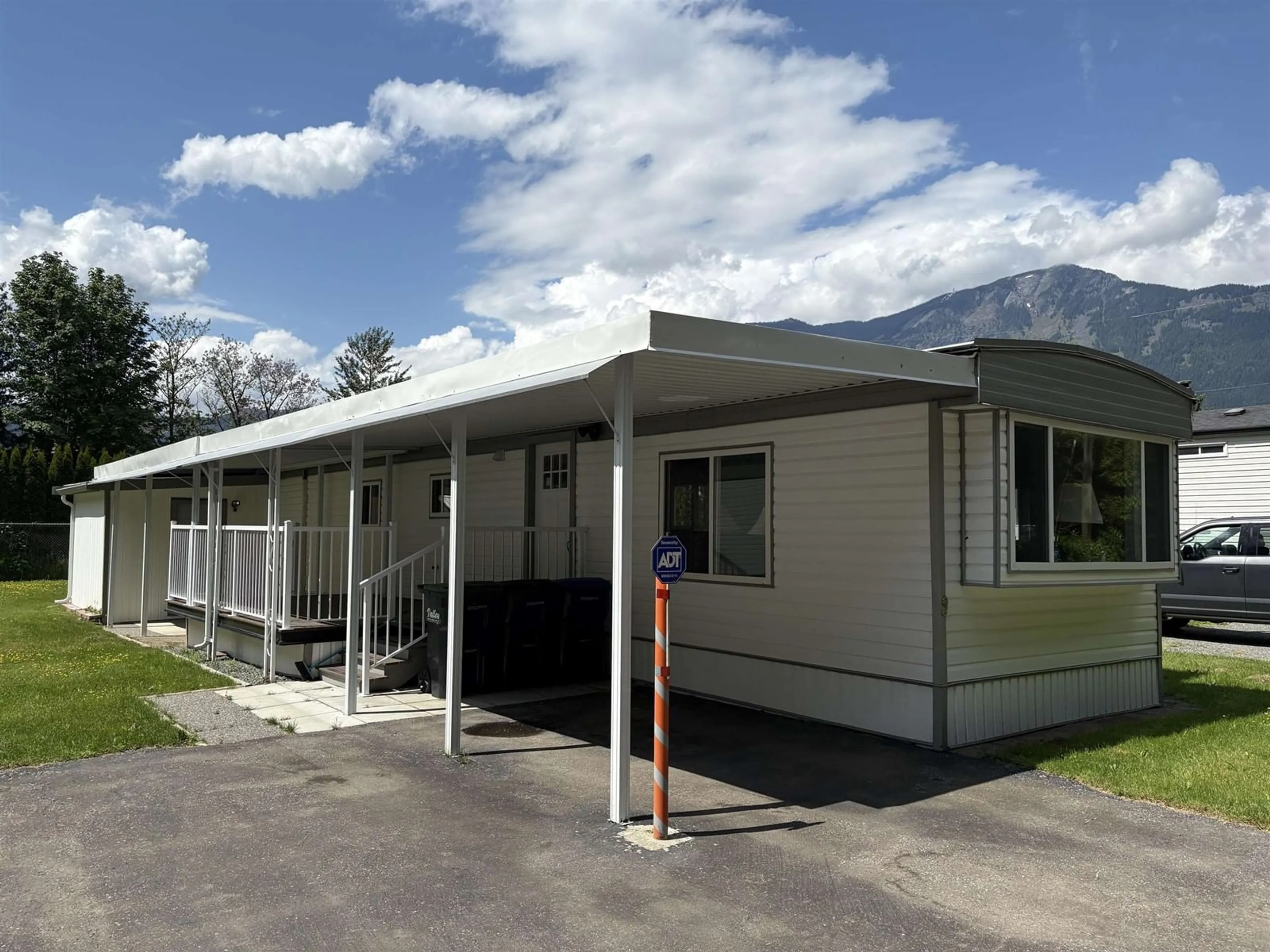 Home with vinyl exterior material, unknown for 9 - 62010 FLOOD HOPE ROAD, Hope British Columbia V0X1L2
