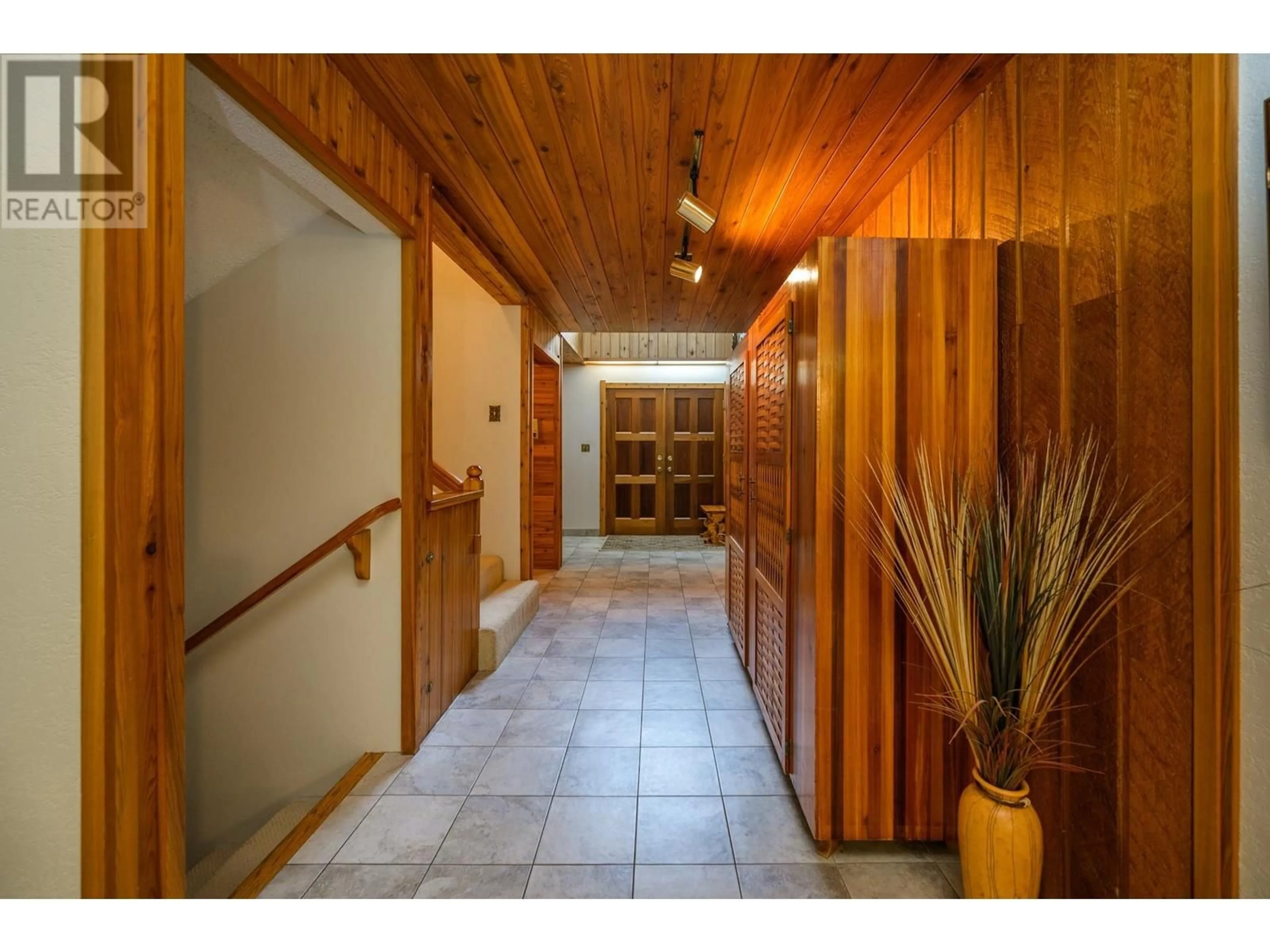 Indoor foyer for 13450 NORTH KELLY ROAD, Prince George British Columbia V2N2H9
