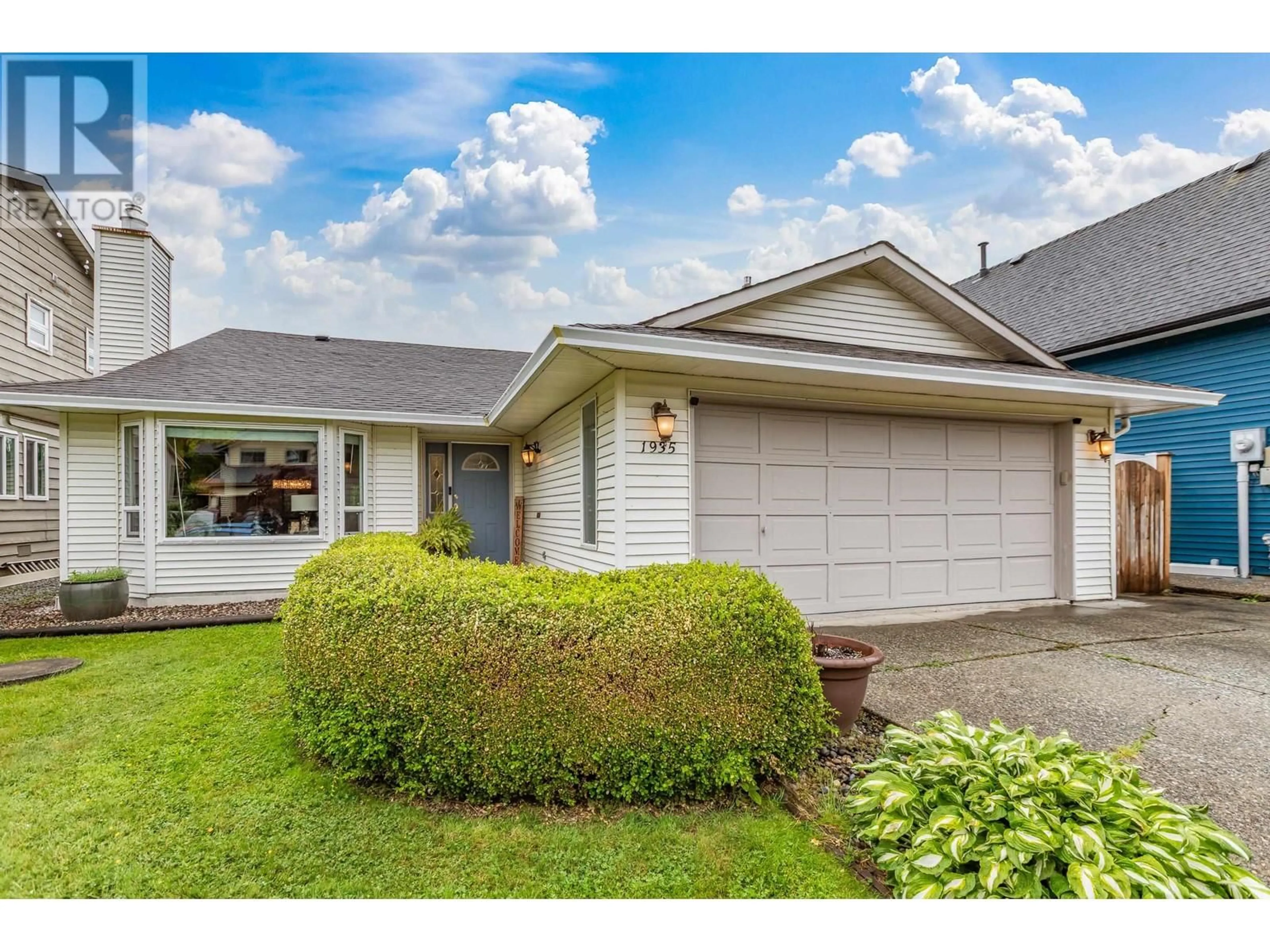 Home with vinyl exterior material, street for 1935 LEACOCK STREET, Port Coquitlam British Columbia V3C4V3