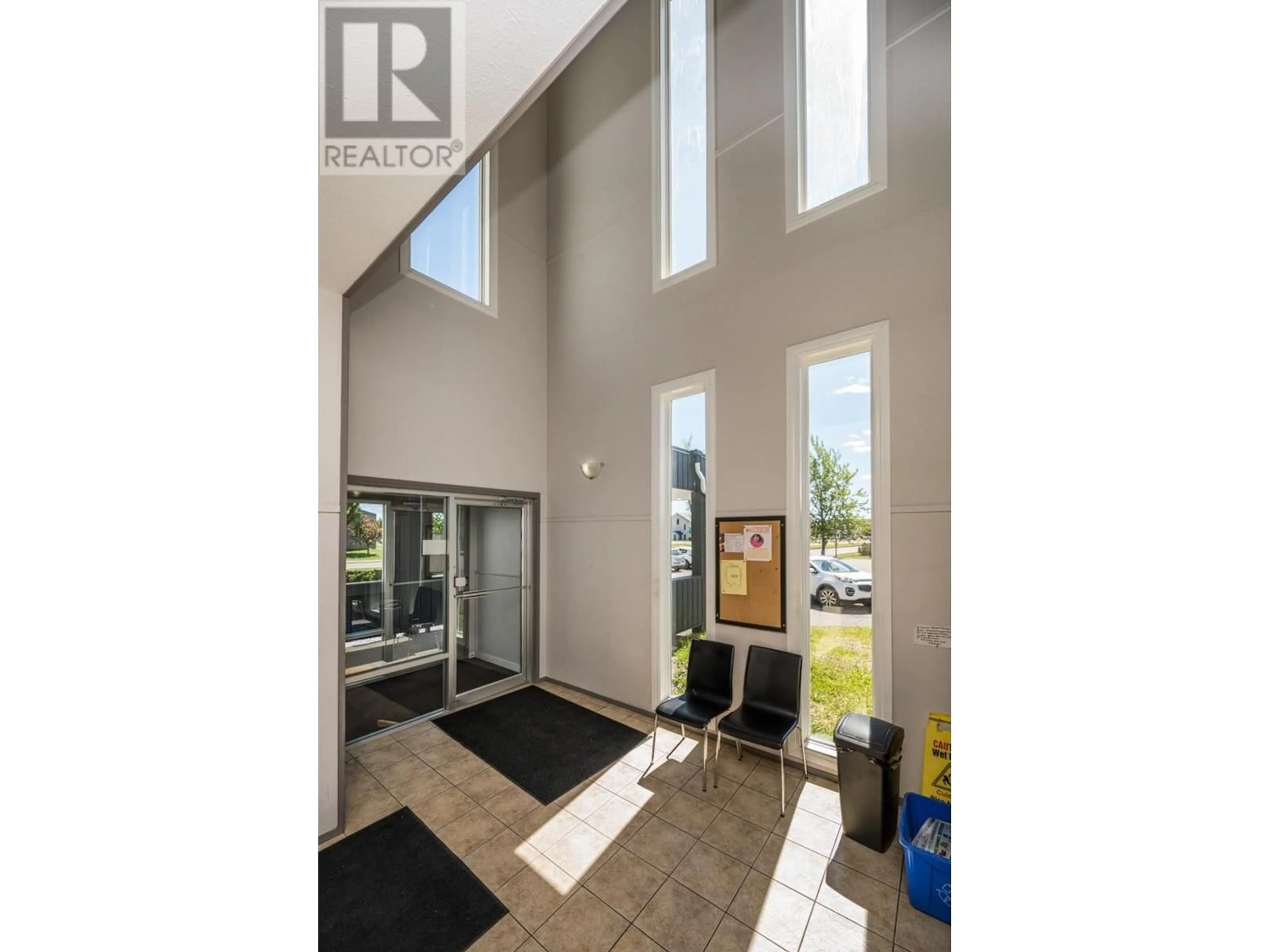 Indoor foyer for 109 - 3644 ARNETT AVENUE, Prince George British Columbia V2N4J5