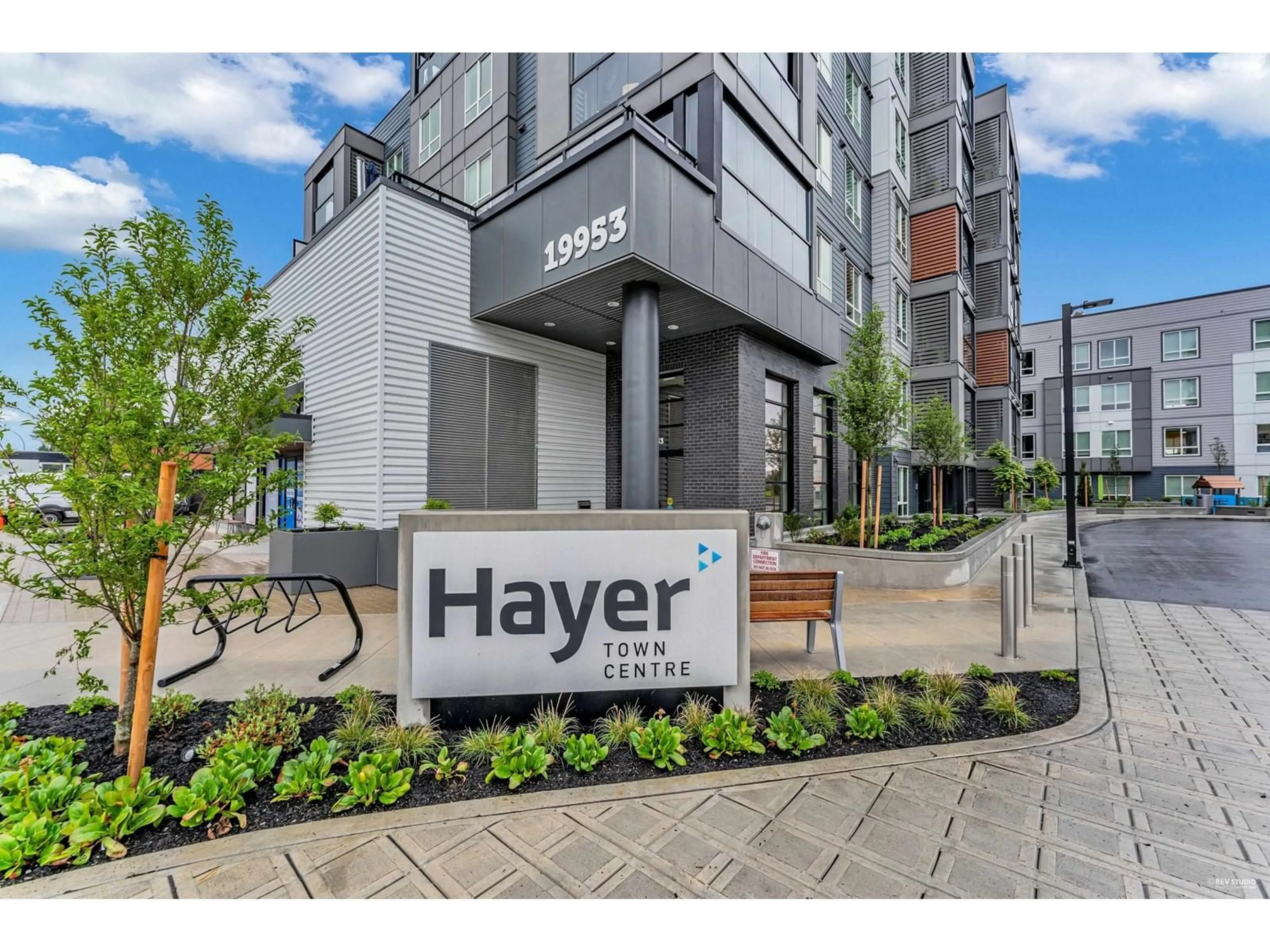 Indoor foyer for 105 - 19953 76, Langley British Columbia V2Y3Y1