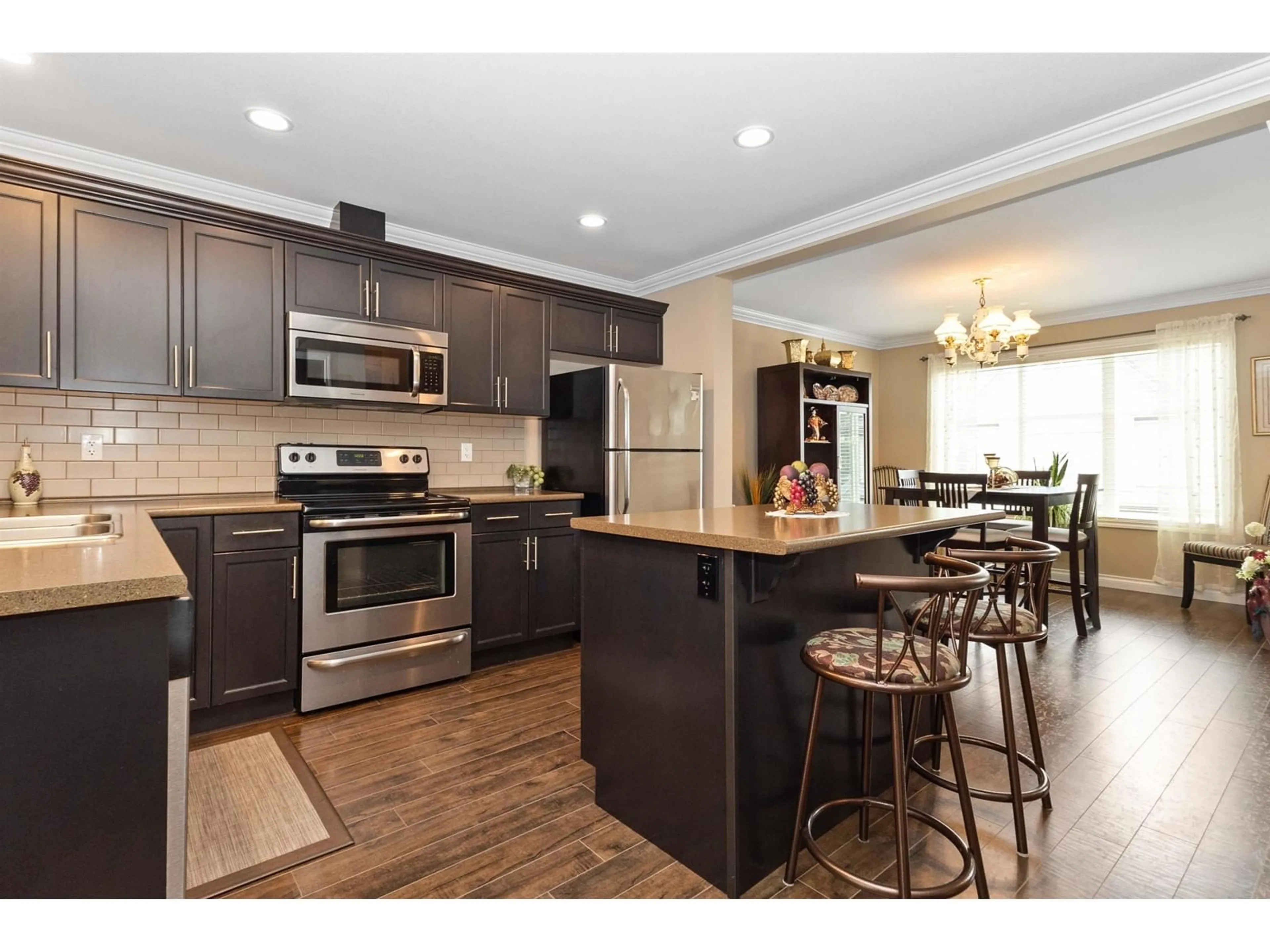 Open concept kitchen, wood/laminate floor for 26 - 1609 AGASSIZ-ROSEDALE NO 9 HIGHWAY, Agassiz British Columbia V0M1A3