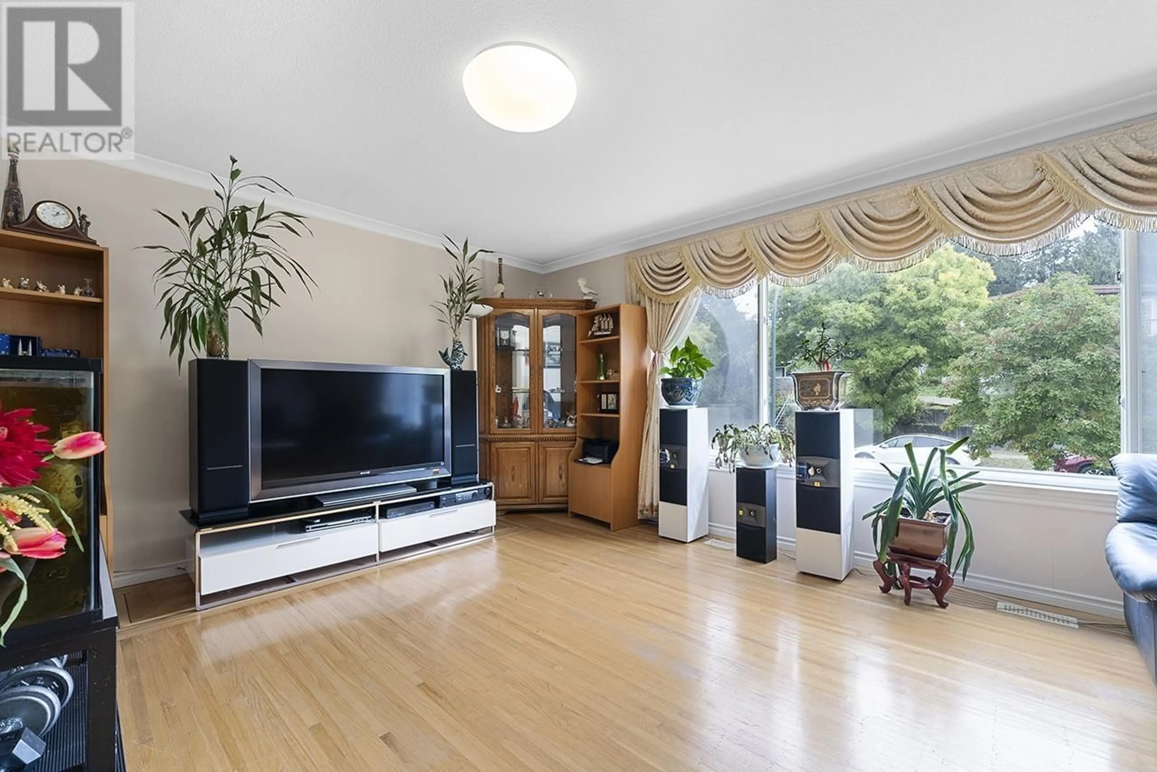 Unknown for 5595 DUMFRIES STREET, Vancouver British Columbia V5P3A5