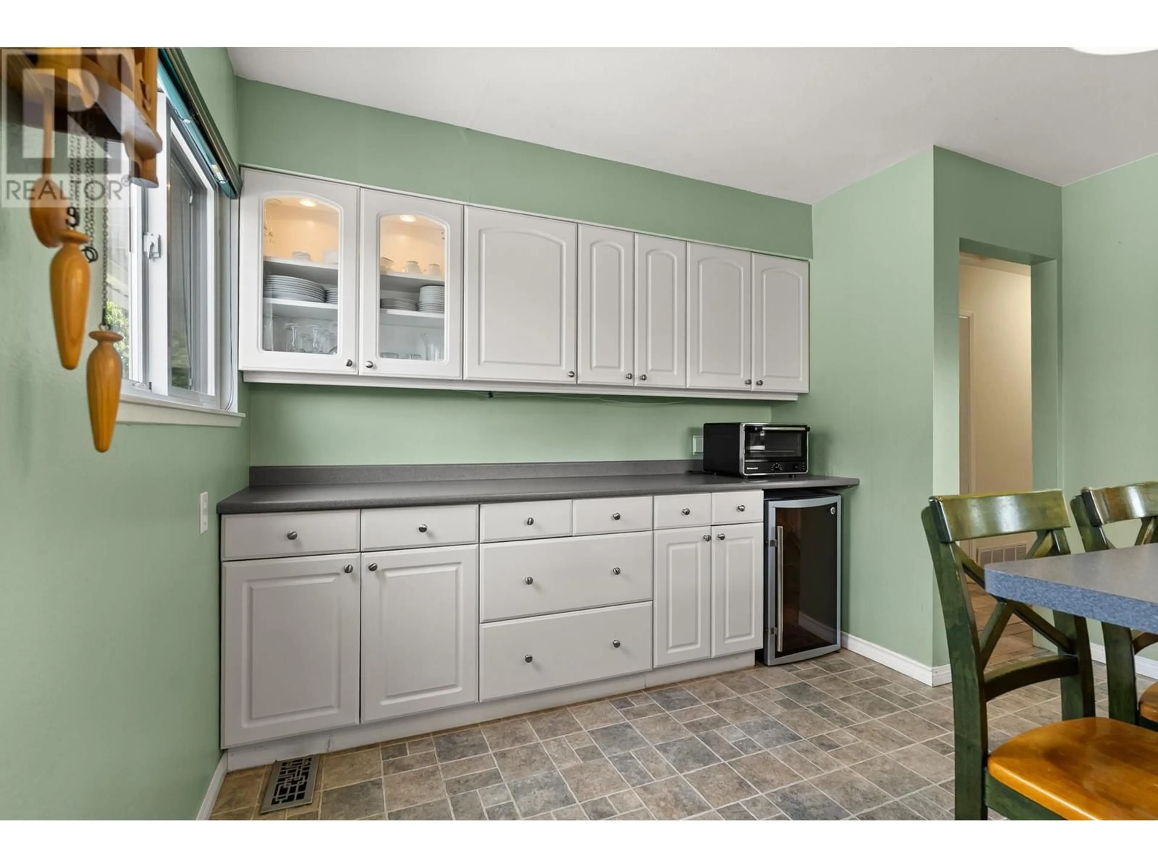 Standard kitchen, ceramic/tile floor for 10580 ROSEBROOK ROAD, Richmond British Columbia V7A2R7