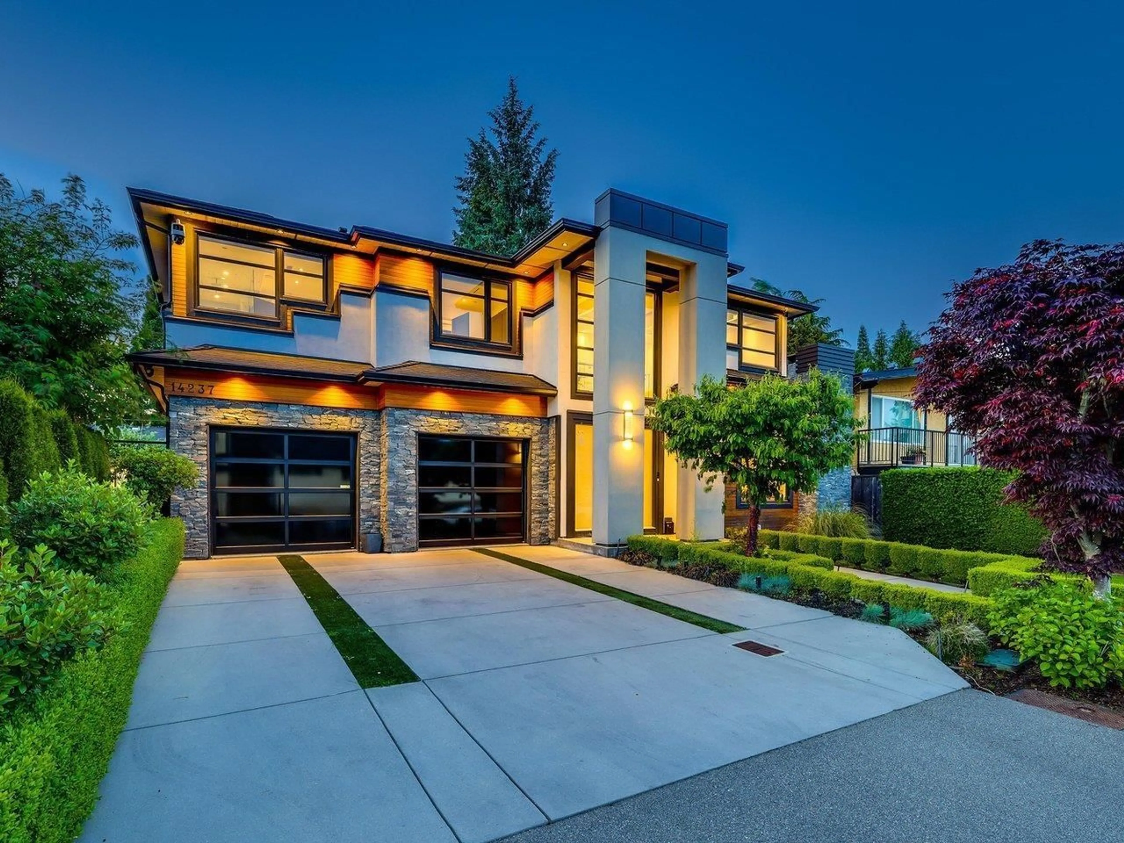 Home with brick exterior material, street for 14237 VINE, Surrey British Columbia V4B2S9