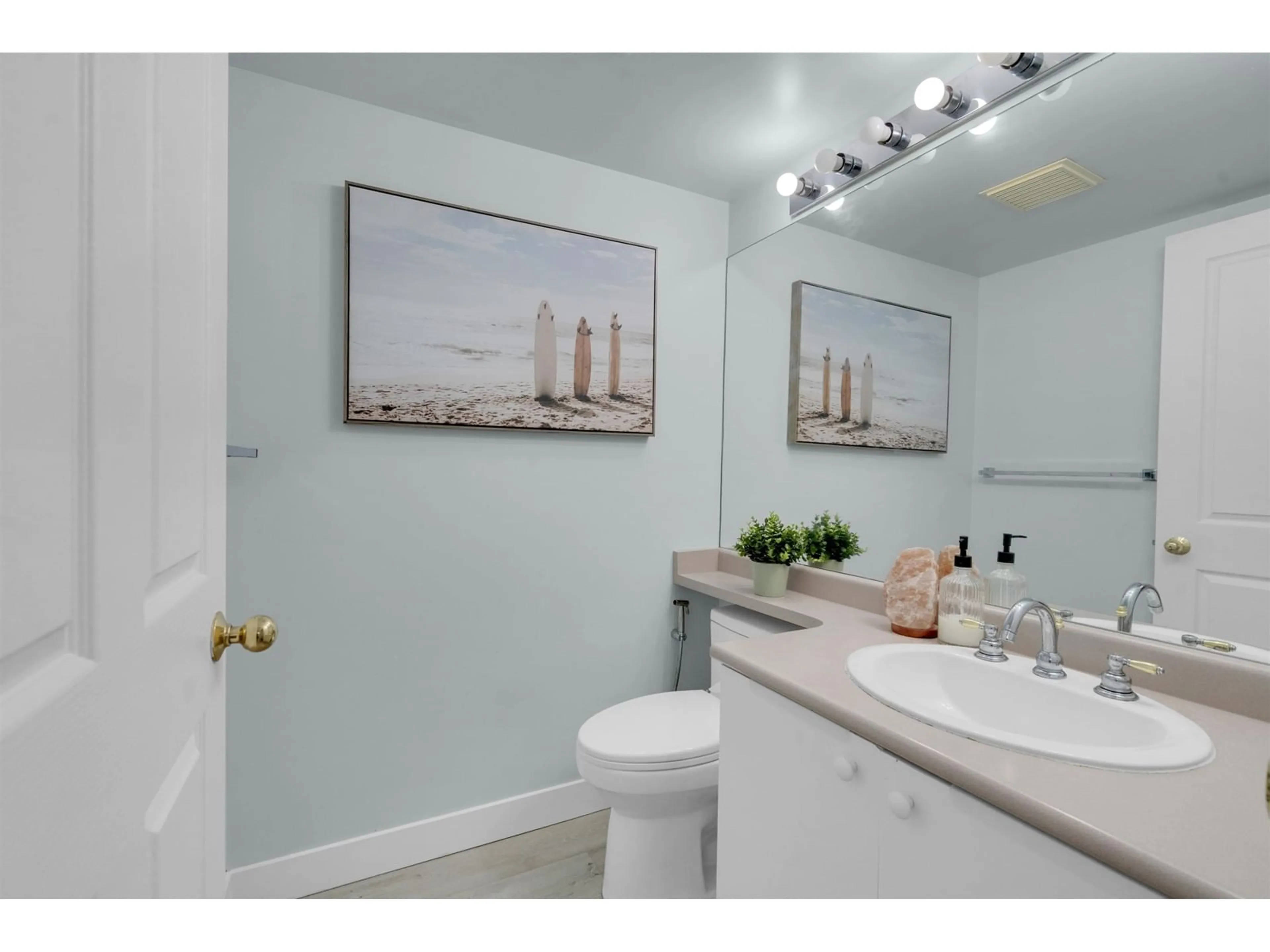 Standard bathroom, ceramic/tile floor for 12 - 9977 138 STREEY, Surrey British Columbia V3T5E4