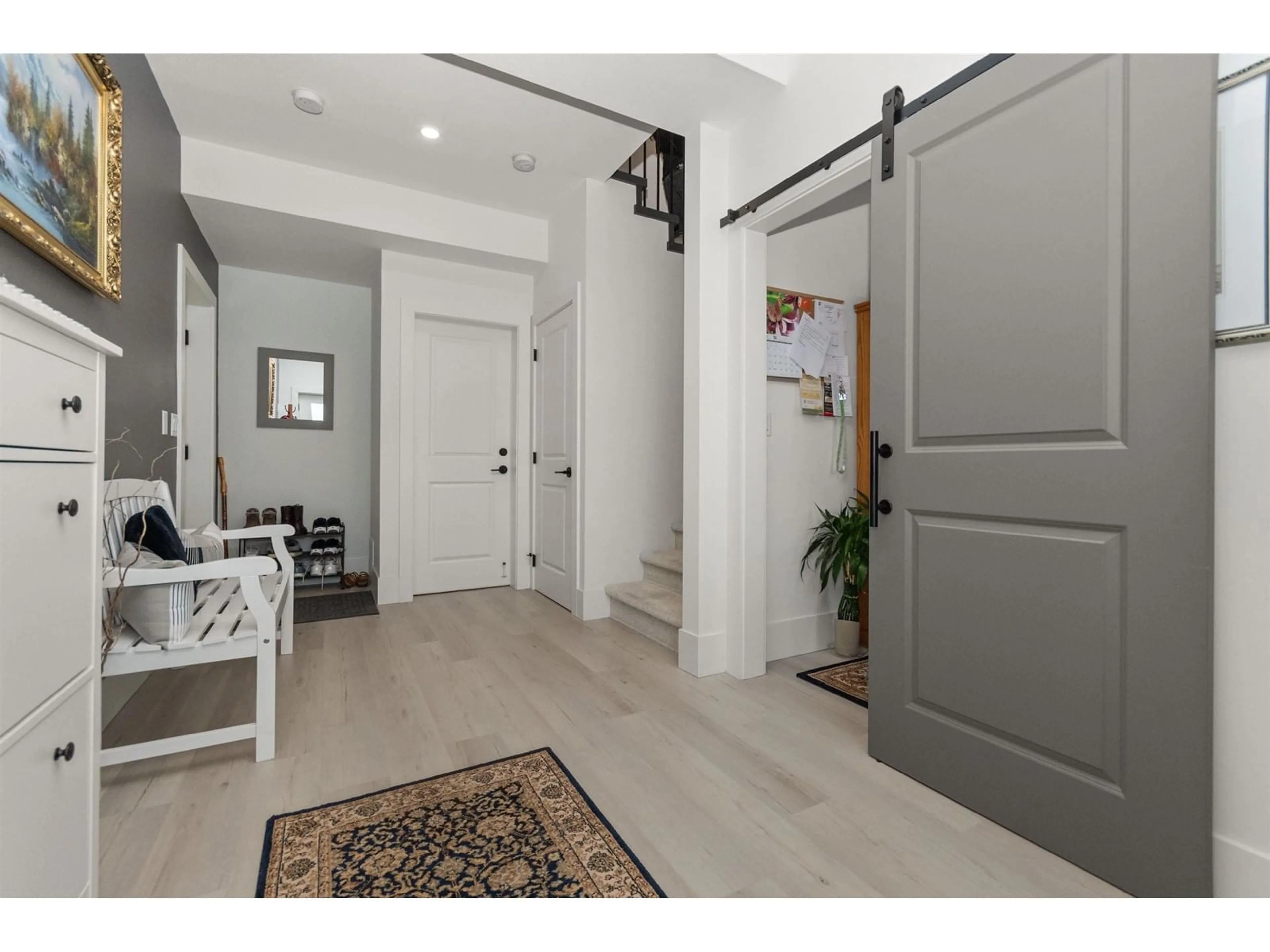 Indoor entryway for 14 - 5248 GOLDSPRING PLACE, Chilliwack British Columbia V2R5S5
