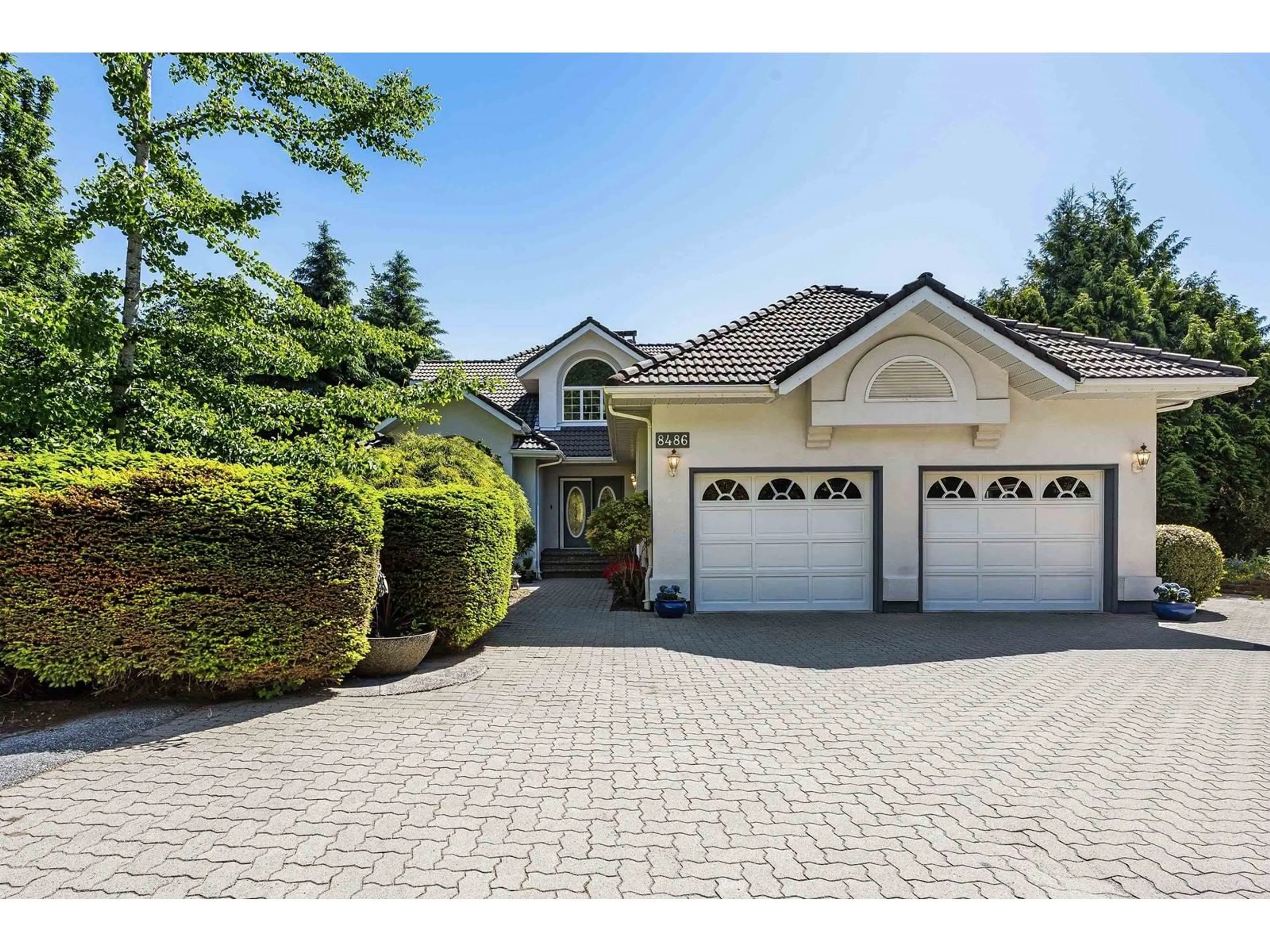 Home with vinyl exterior material, street for 8486 HUCKLEBERRY PLACE, Chilliwack British Columbia V2R4A3