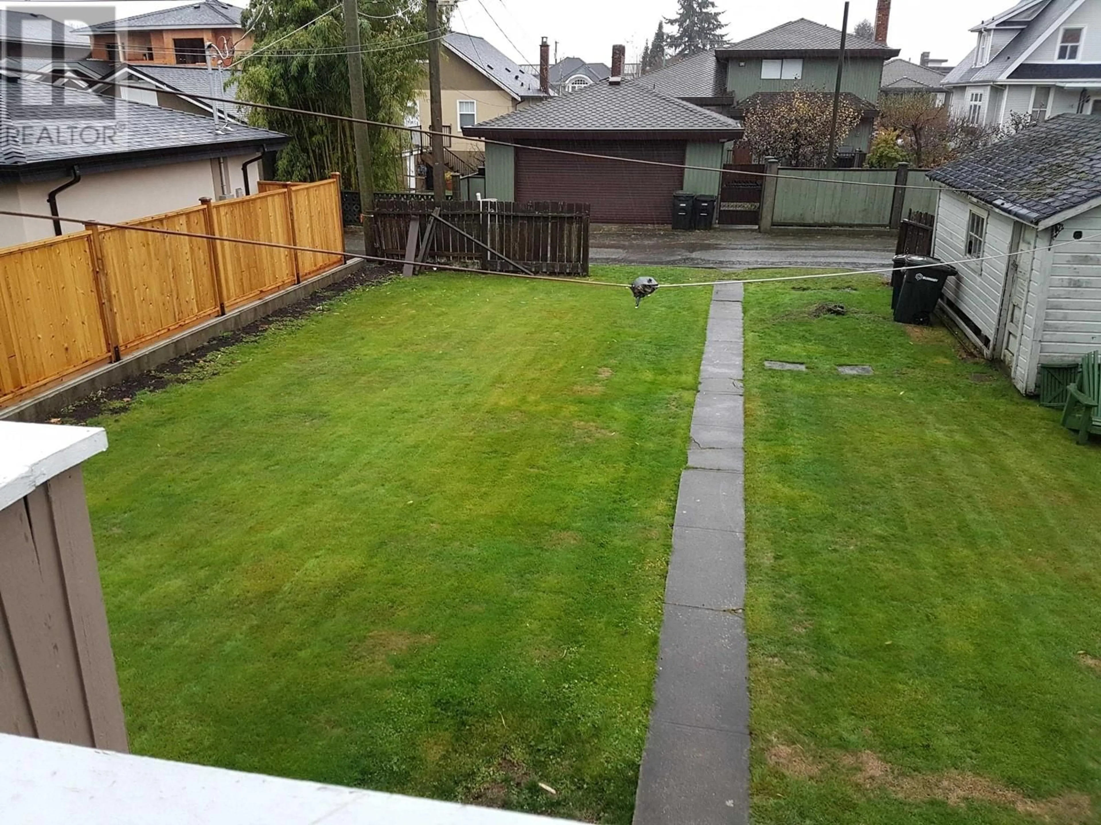 A pic from outside/outdoor area/front of a property/back of a property/a pic from drone, street for 4040 TRIUMPH STREET, Burnaby British Columbia V5C1Z2
