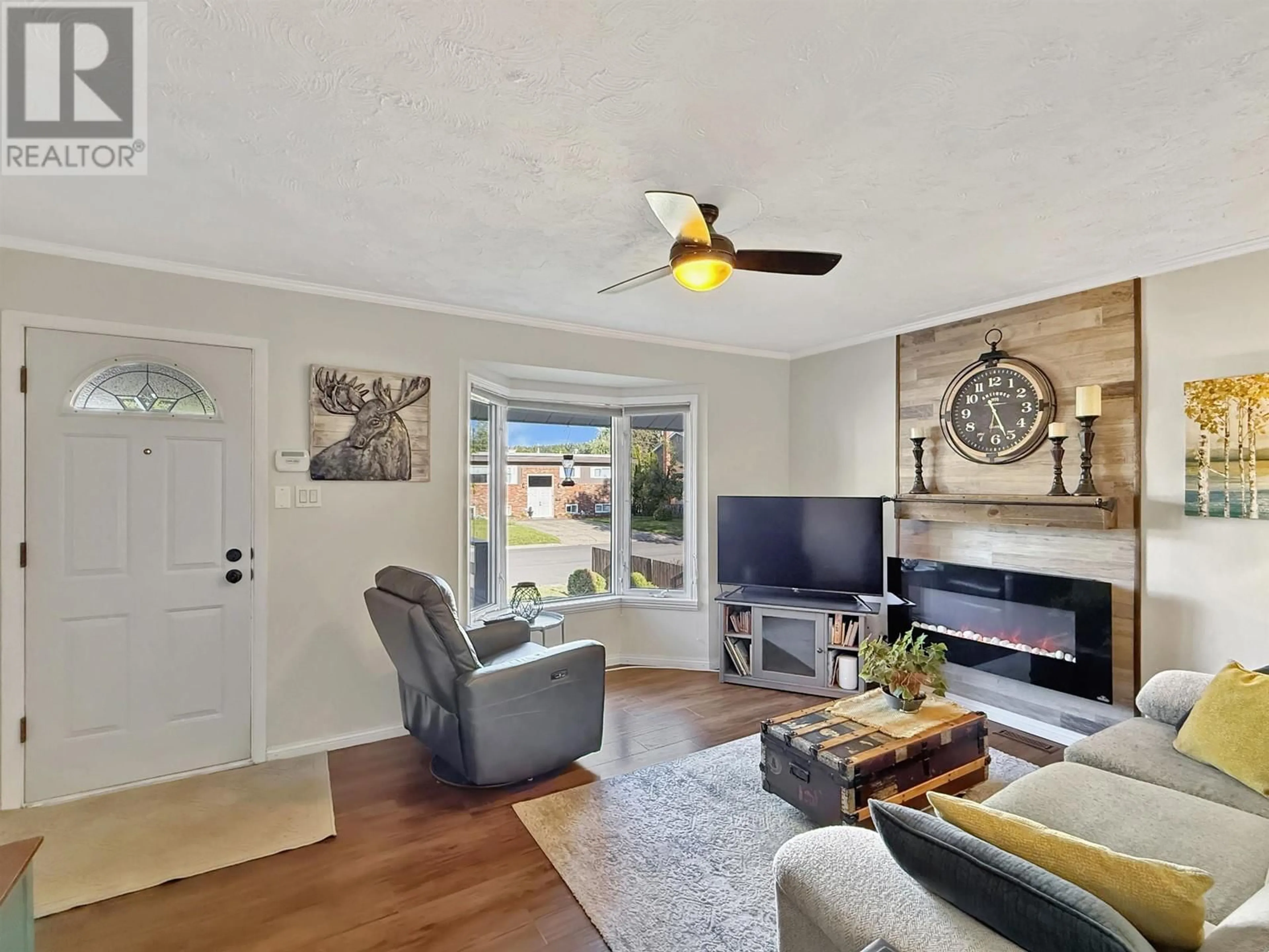 Living room with furniture, unknown for 1745 NORWOOD STREET, Prince George British Columbia V2L1X7