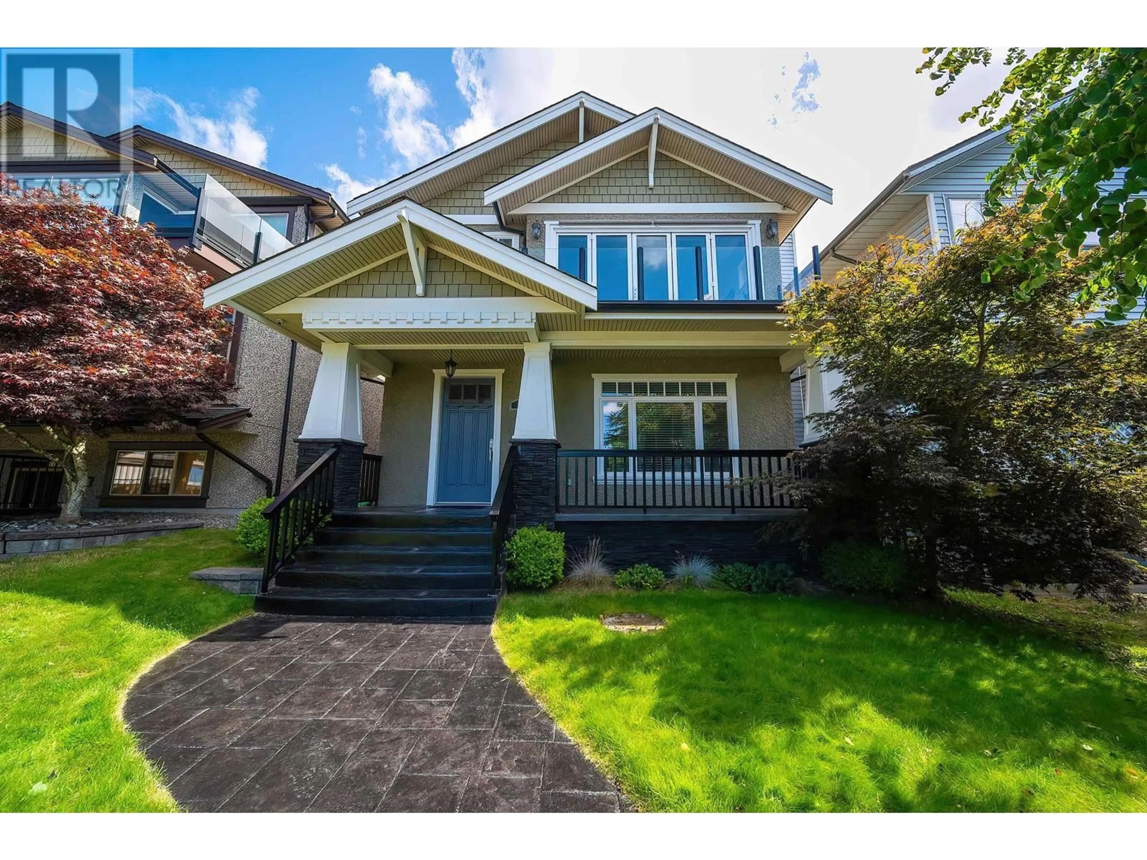 Home with vinyl exterior material, street for 18 HYTHE AVENUE, Burnaby British Columbia V5B3H7