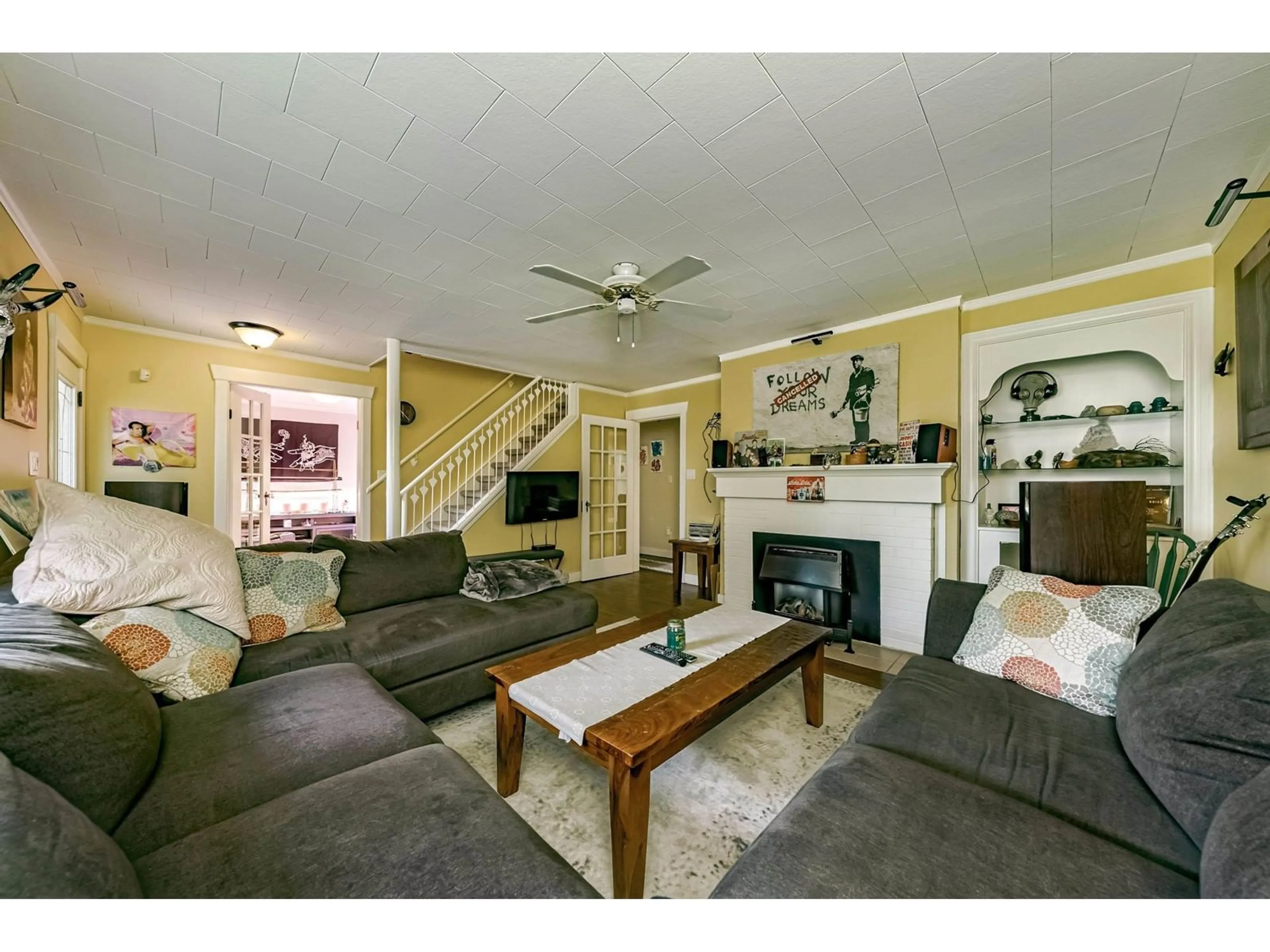 Living room with furniture, unknown for 20994 OLD YALE, Langley British Columbia V3A4M5