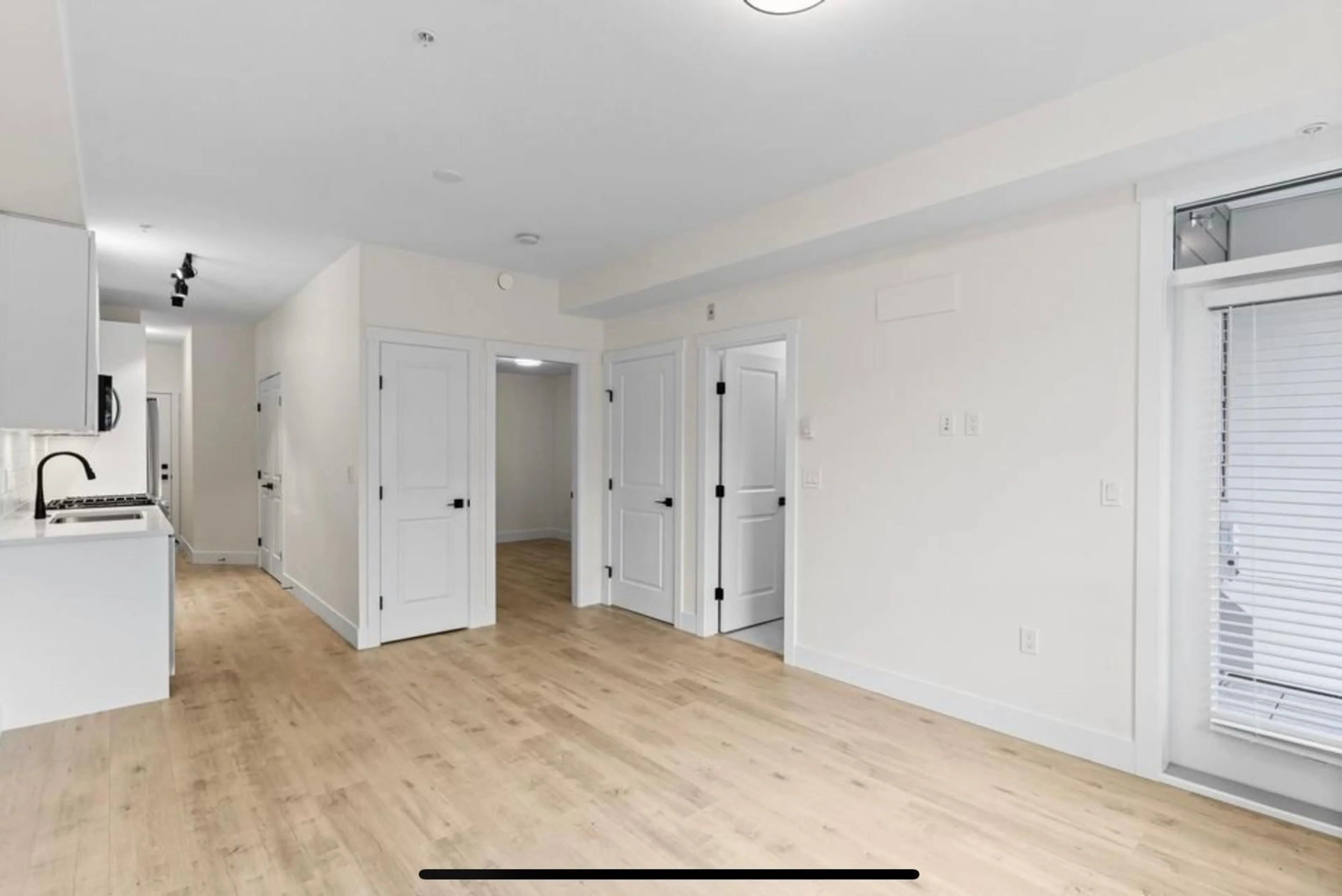 A pic of a room for 122 - 19935 75A, Langley British Columbia V2Y4L6