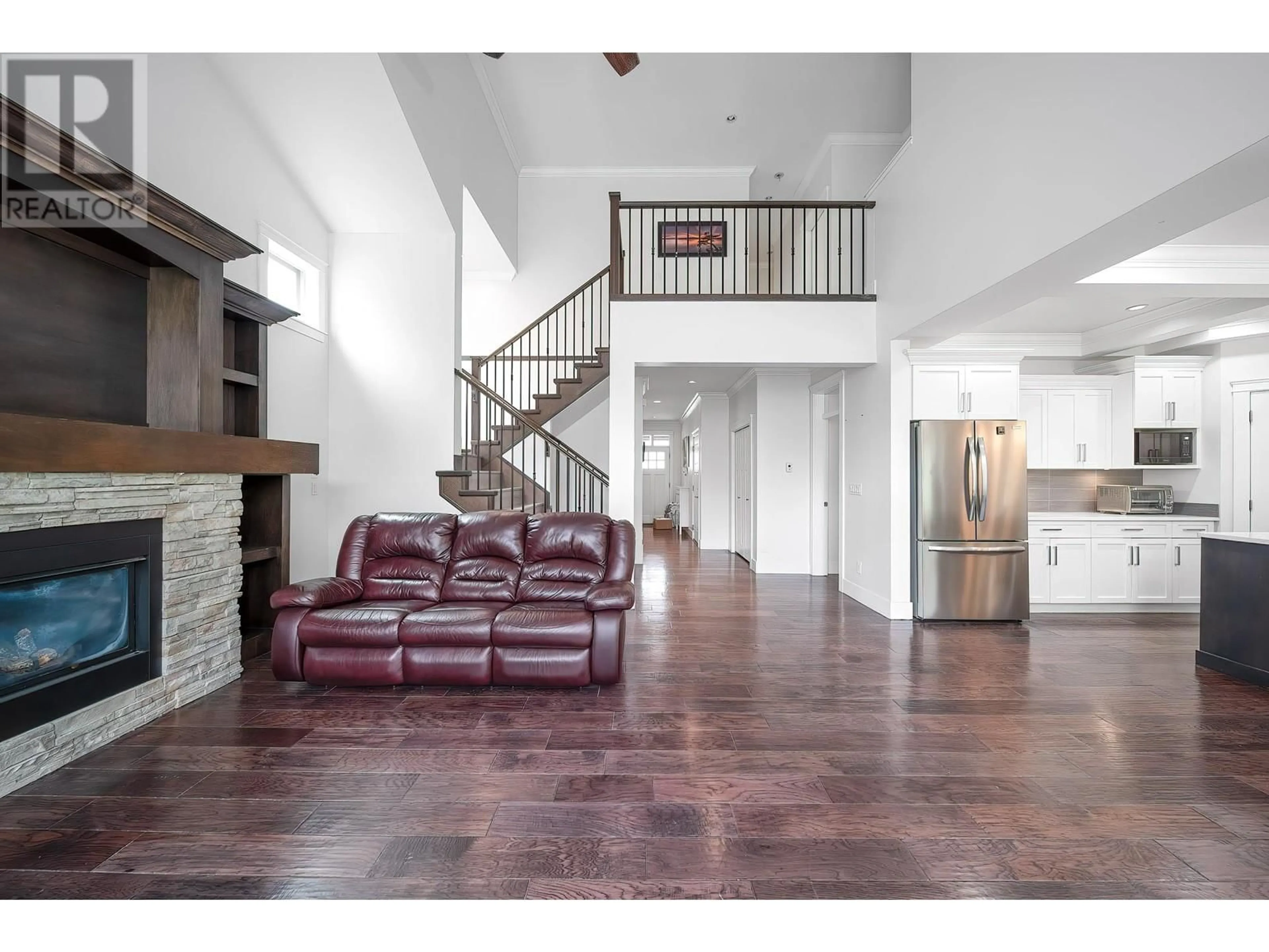 Indoor foyer for 1339 GREENBANK COURT, Coquitlam British Columbia V3E0K6