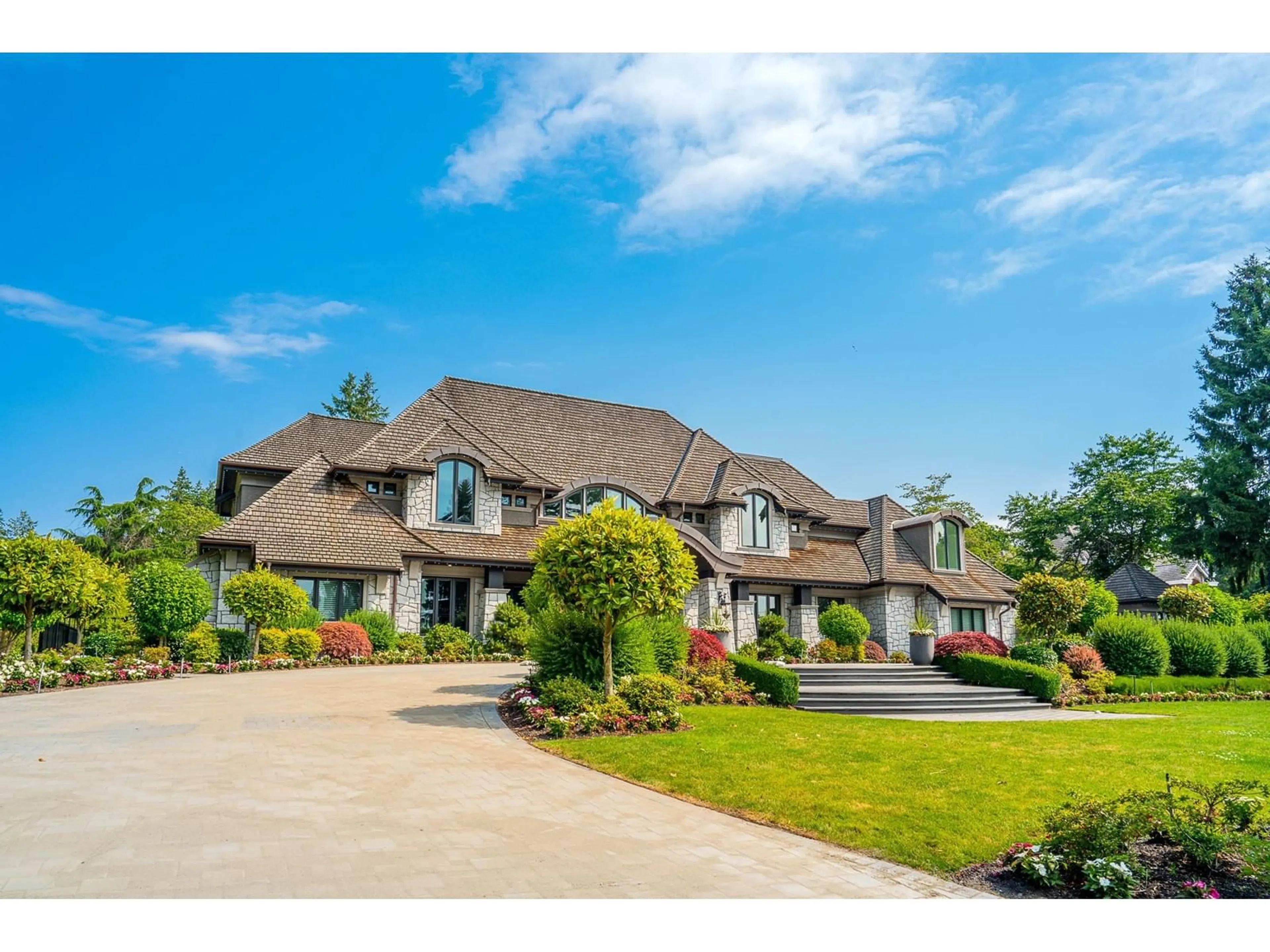 A pic from outside/outdoor area/front of a property/back of a property/a pic from drone, unknown for 13283 56, Surrey British Columbia V3X2Z5
