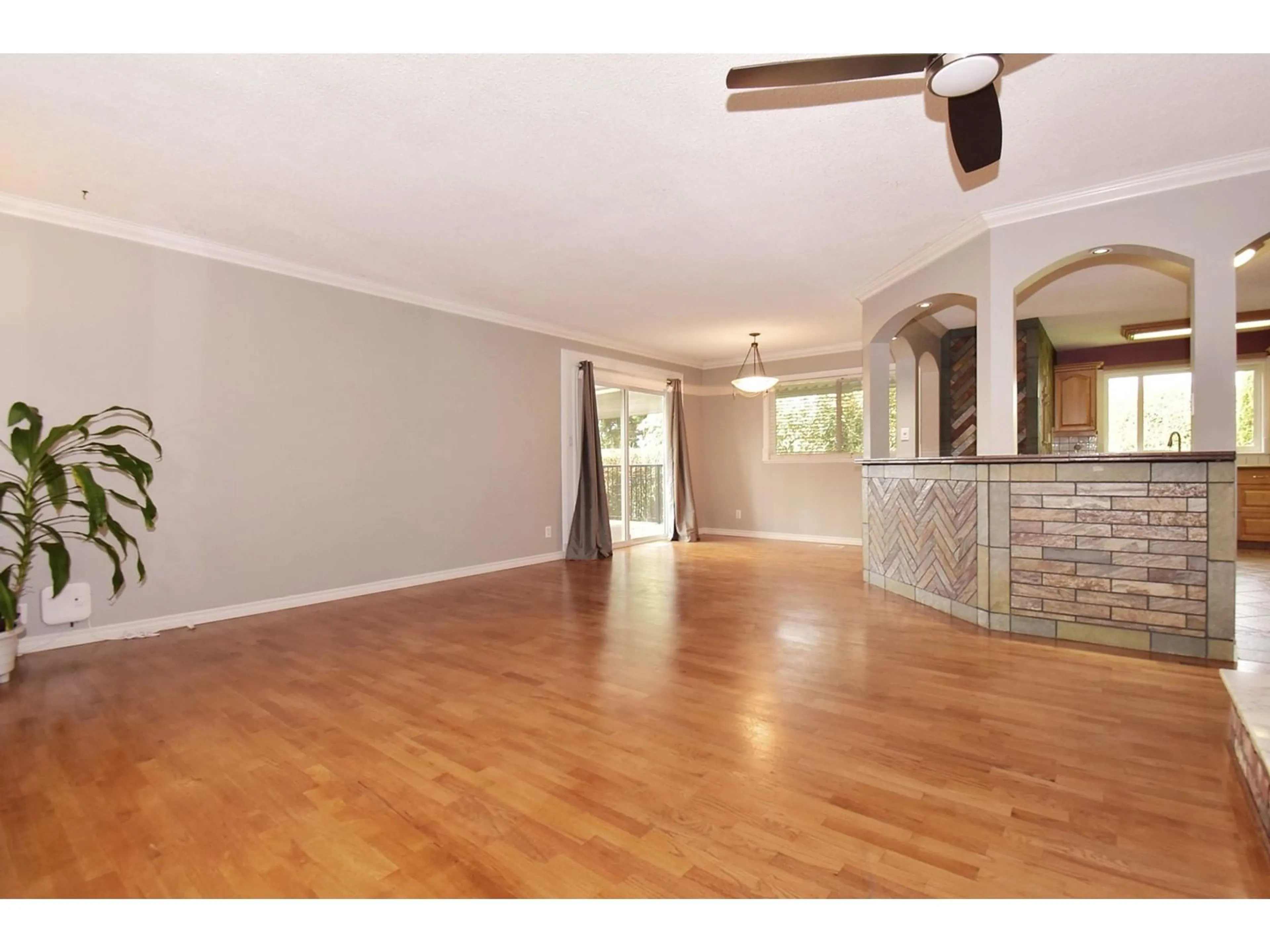 A pic of a room for 1971 POWELL, Abbotsford British Columbia V2S4B1
