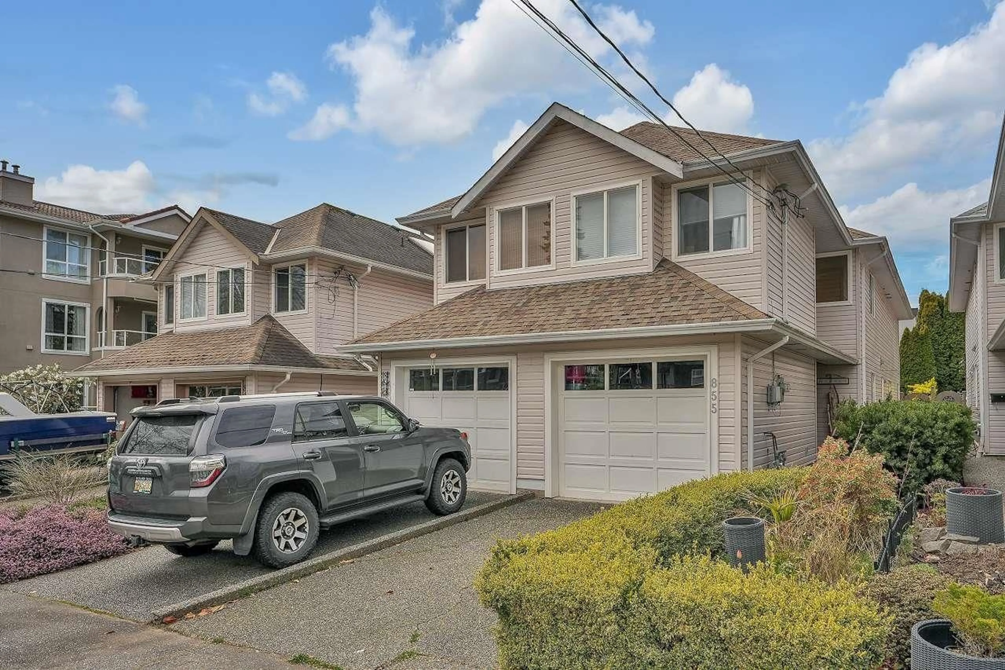 Home with vinyl exterior material, street for 855 HABGOOD, White Rock British Columbia V4B4W4