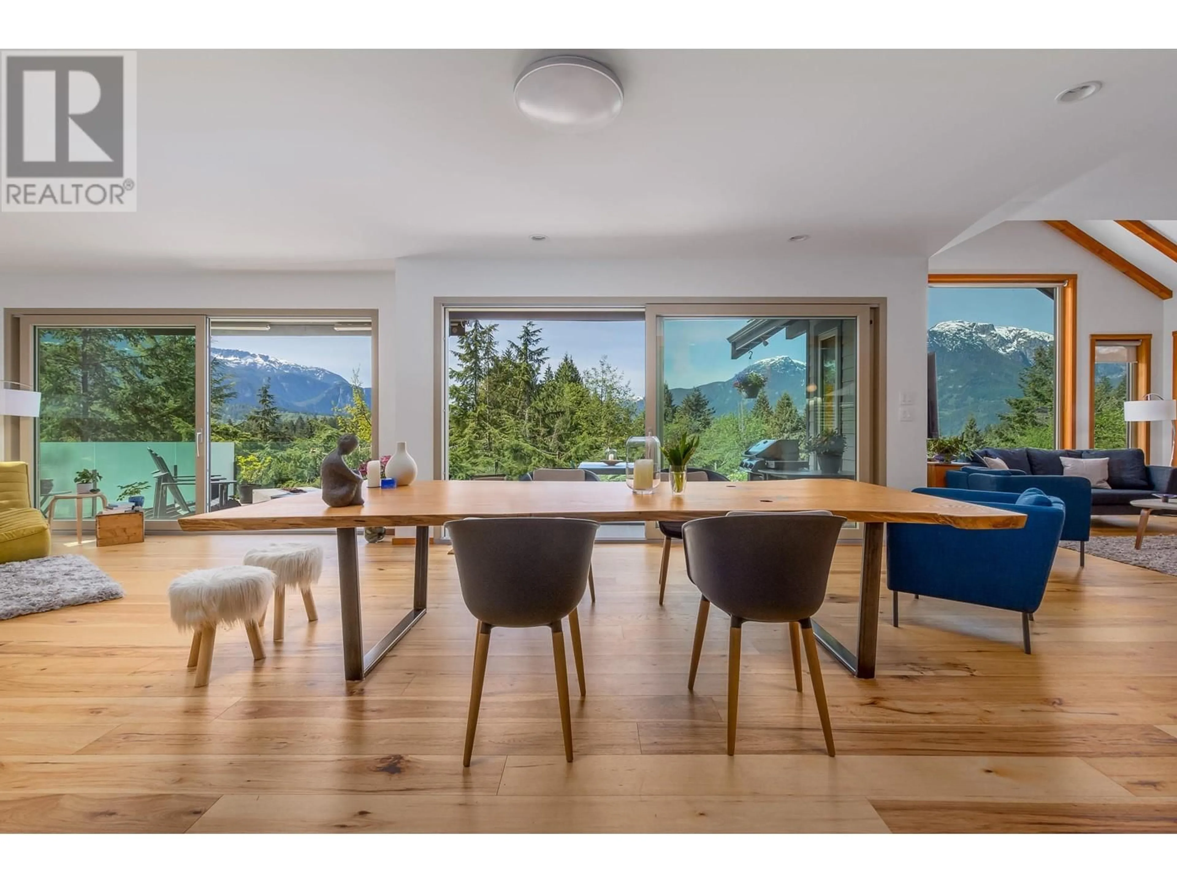 Dining room, wood/laminate floor for 1 - 2658 RHUM & EIGG DRIVE, Squamish British Columbia V0N1T0