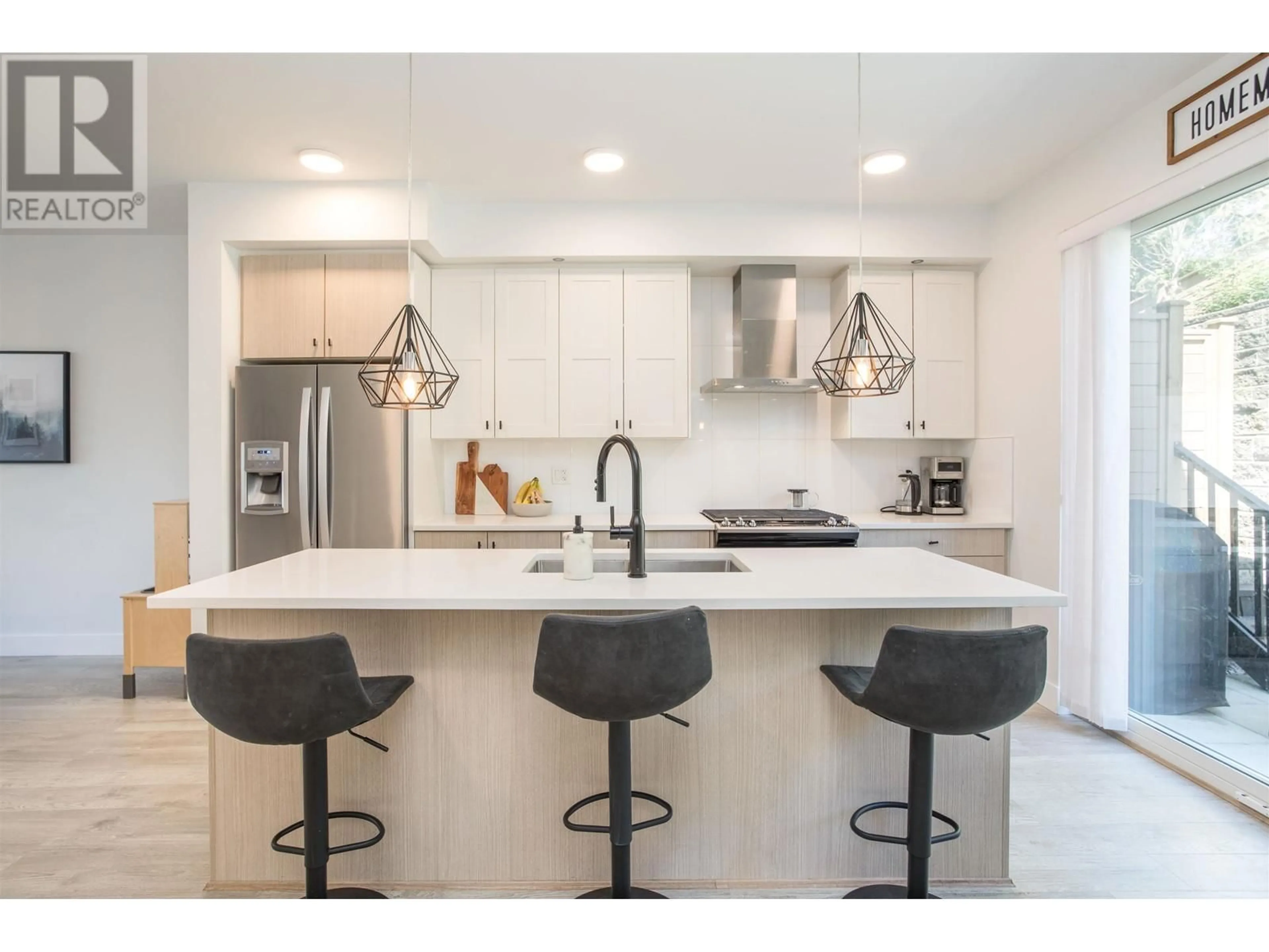 Contemporary kitchen, ceramic/tile floor for 21 - 24108 104 AVENUE, Maple Ridge British Columbia V2W0J5