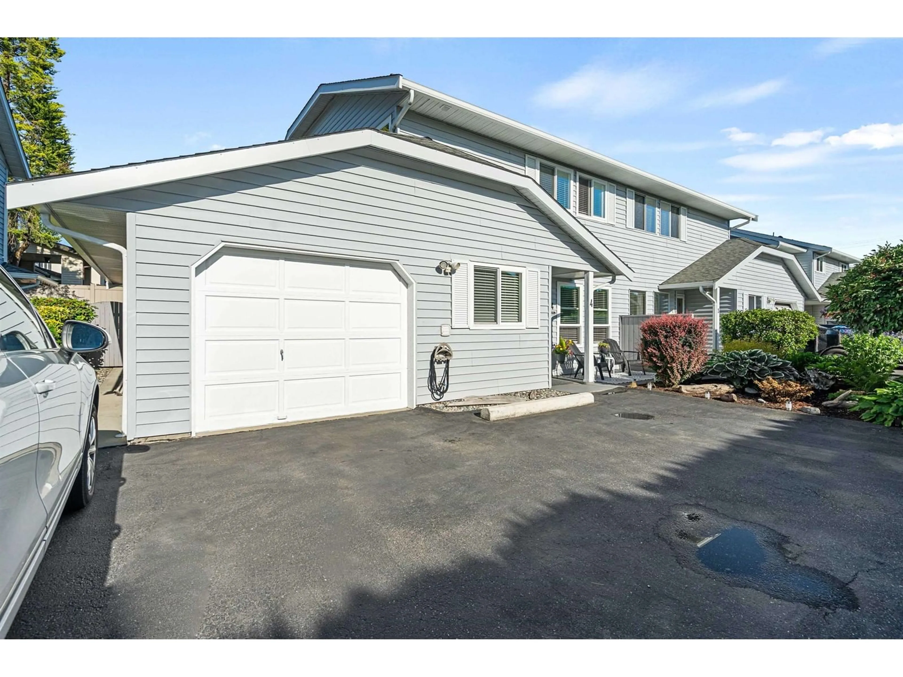 Indoor garage for 4 - 33931 MARSHALL, Abbotsford British Columbia V2S1L6