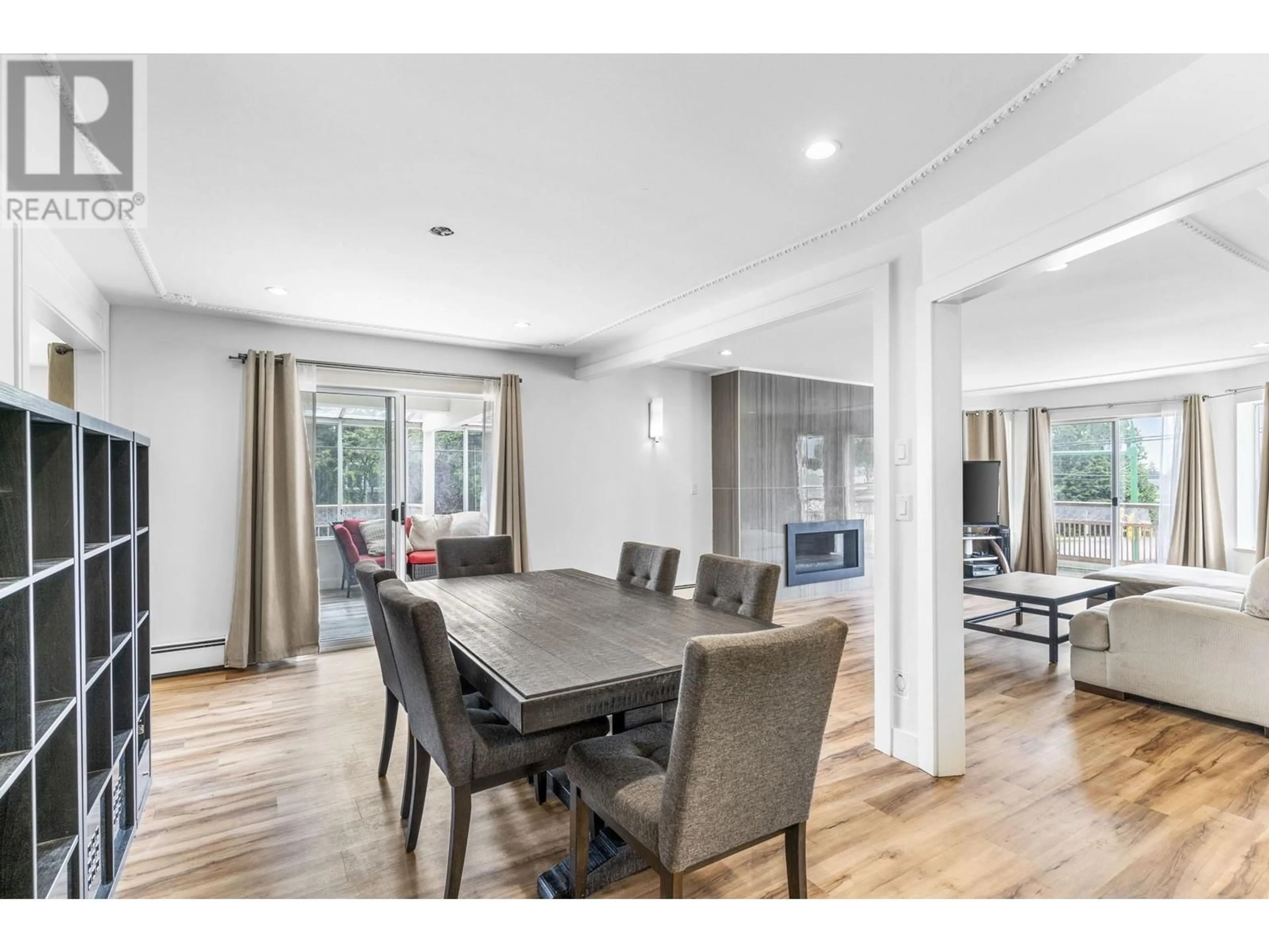 Dining room, wood/laminate floor for 996 - DUTHIE AVENUE, Burnaby British Columbia V5A2P8