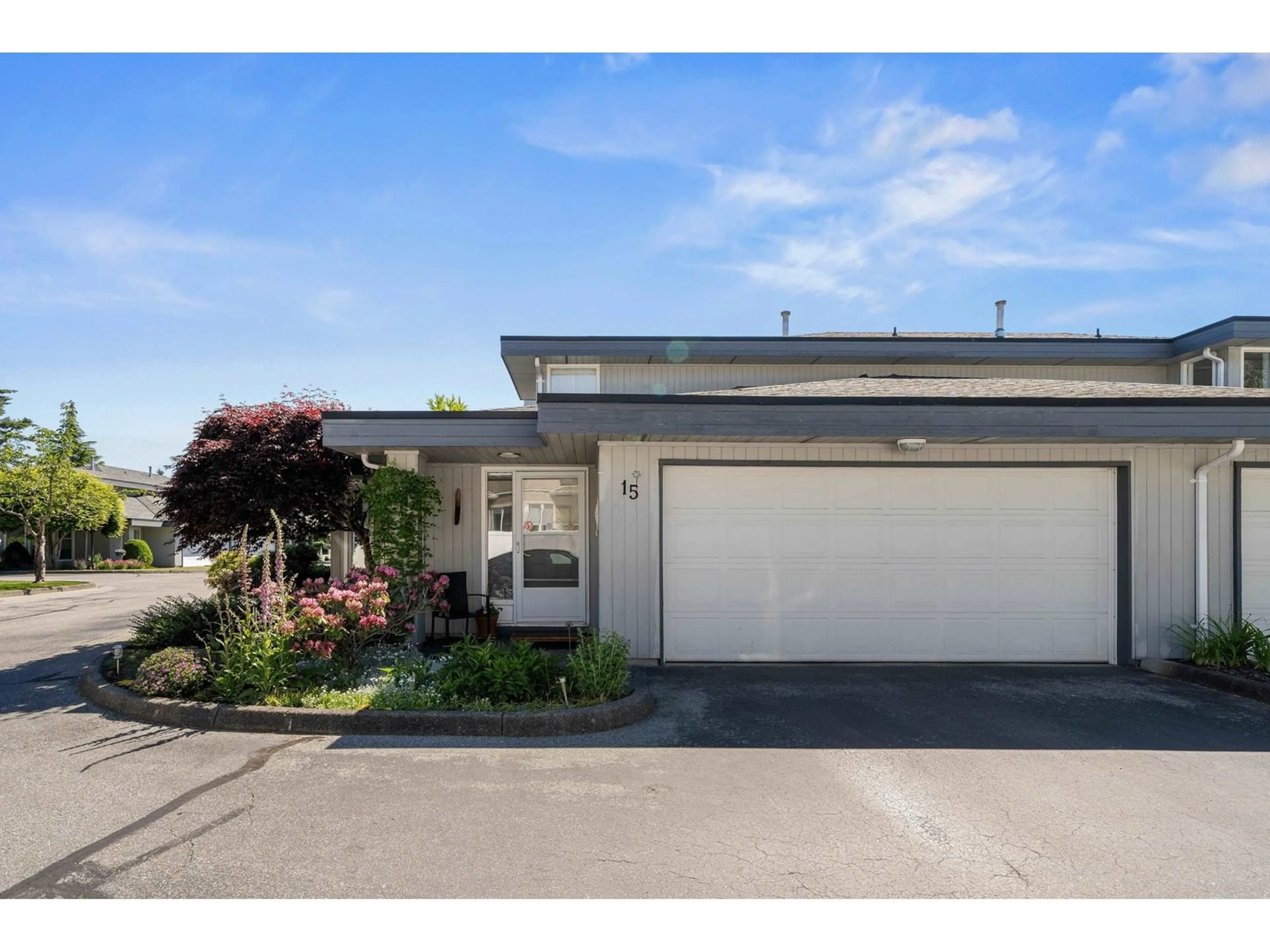 Indoor garage for 15 - 16180 86TH, Surrey British Columbia V4N3J9