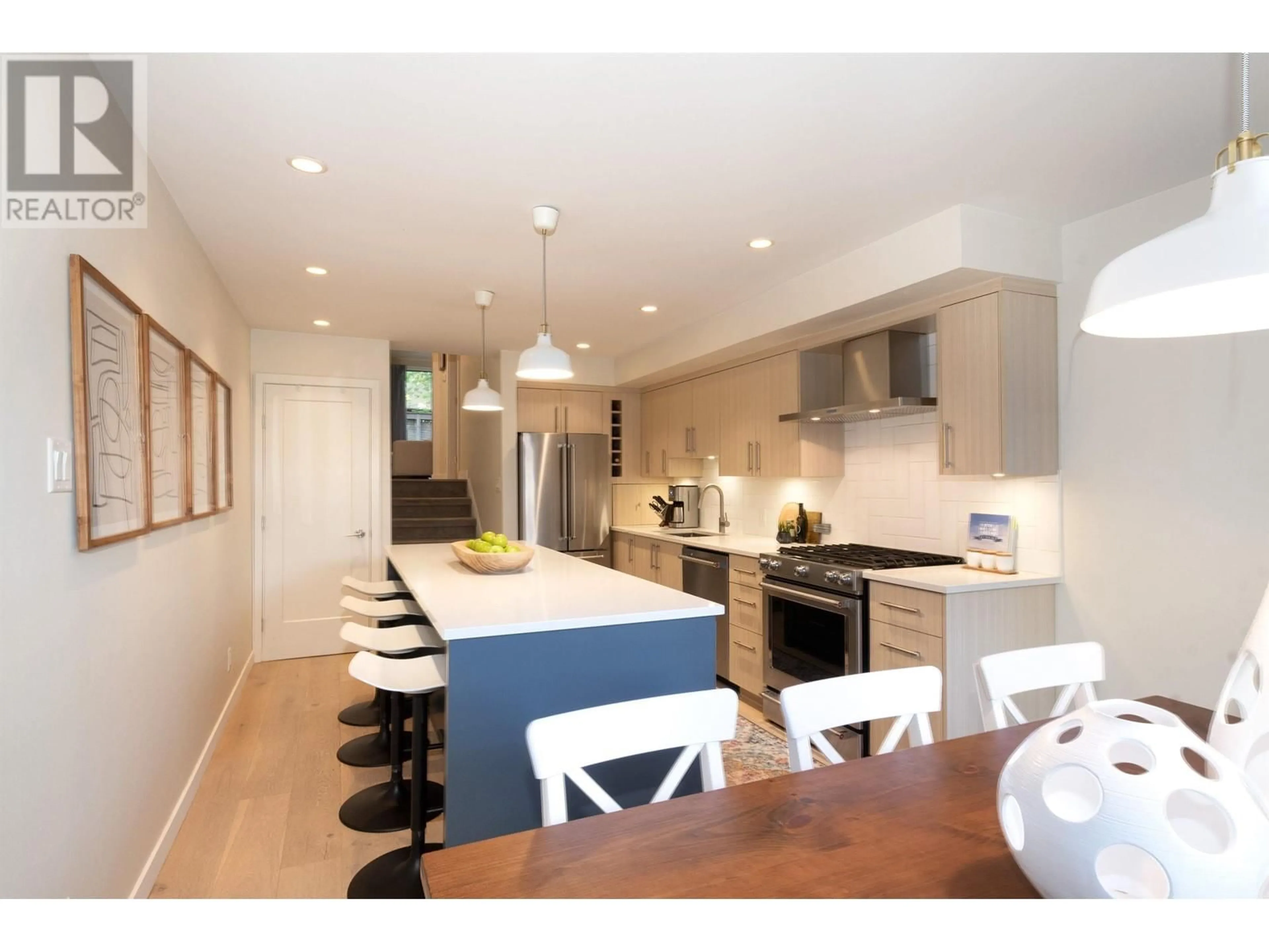 Open concept kitchen, unknown for 712 MILLYARD, Vancouver British Columbia V5Z4A1