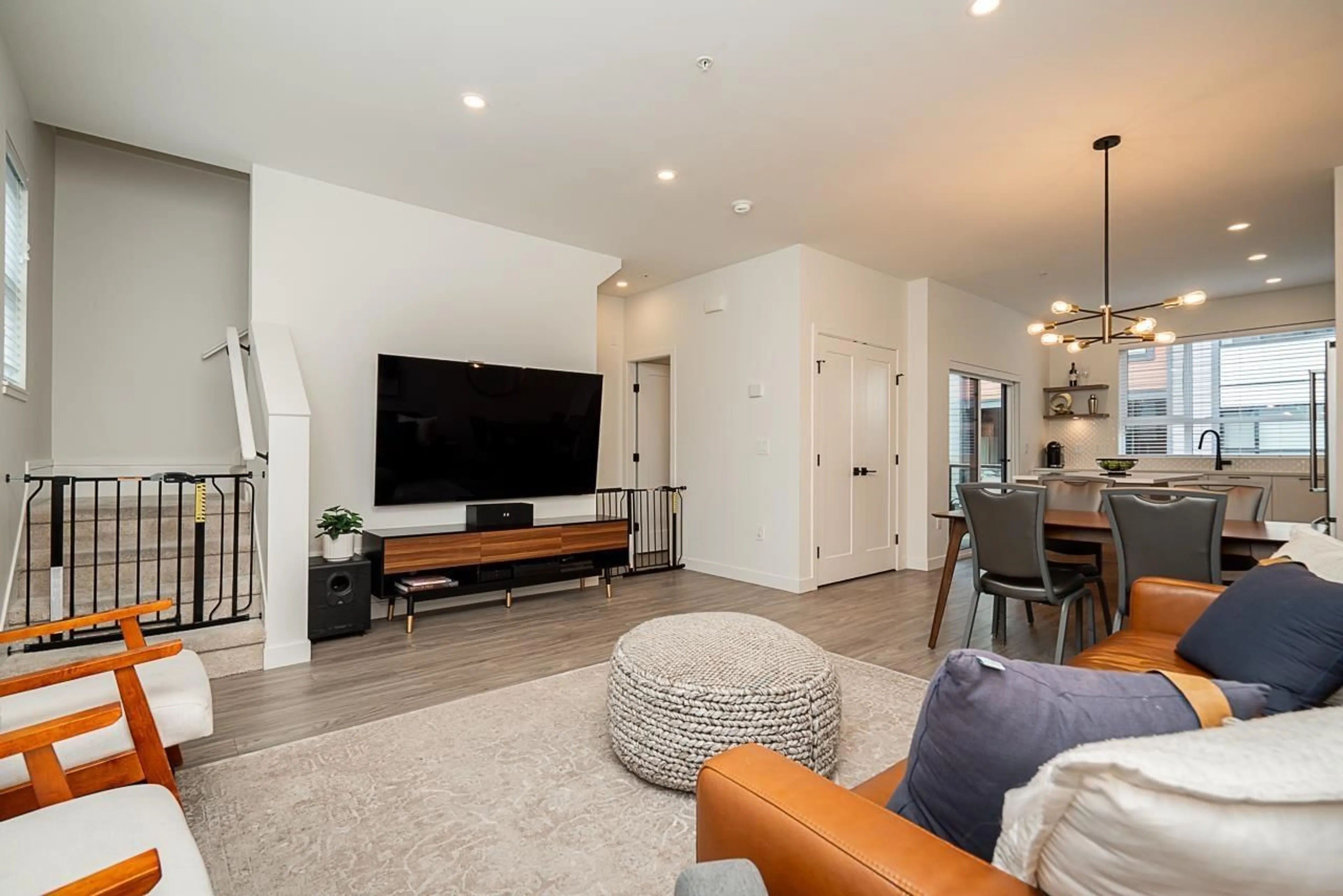 Living room with furniture, ceramic/tile floor for 41 - 20150 81, Langley British Columbia V2Y3L8