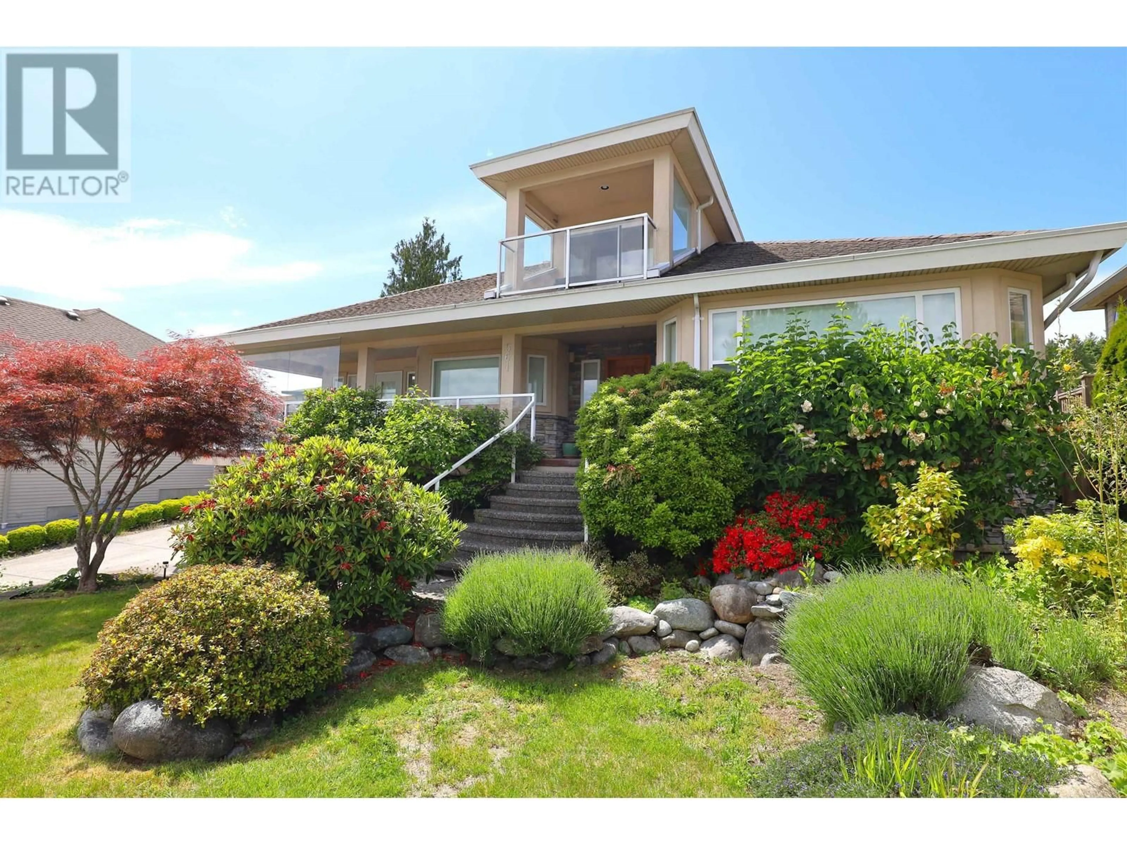 Home with vinyl exterior material, unknown for 561 SPYGLASS ROAD, Gibsons British Columbia V0N1V9