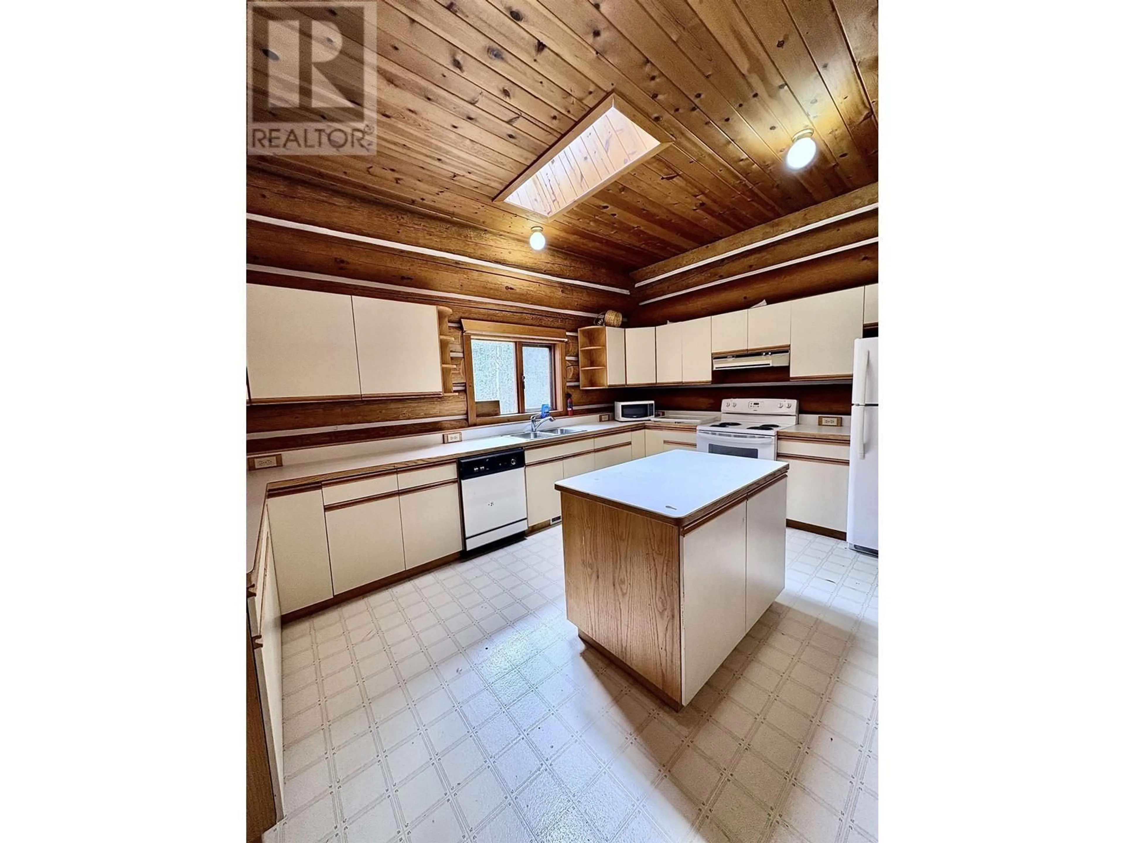 Open concept kitchen, unknown for 3804 SPRING CREEK DRIVE, Terrace British Columbia V8G4R6