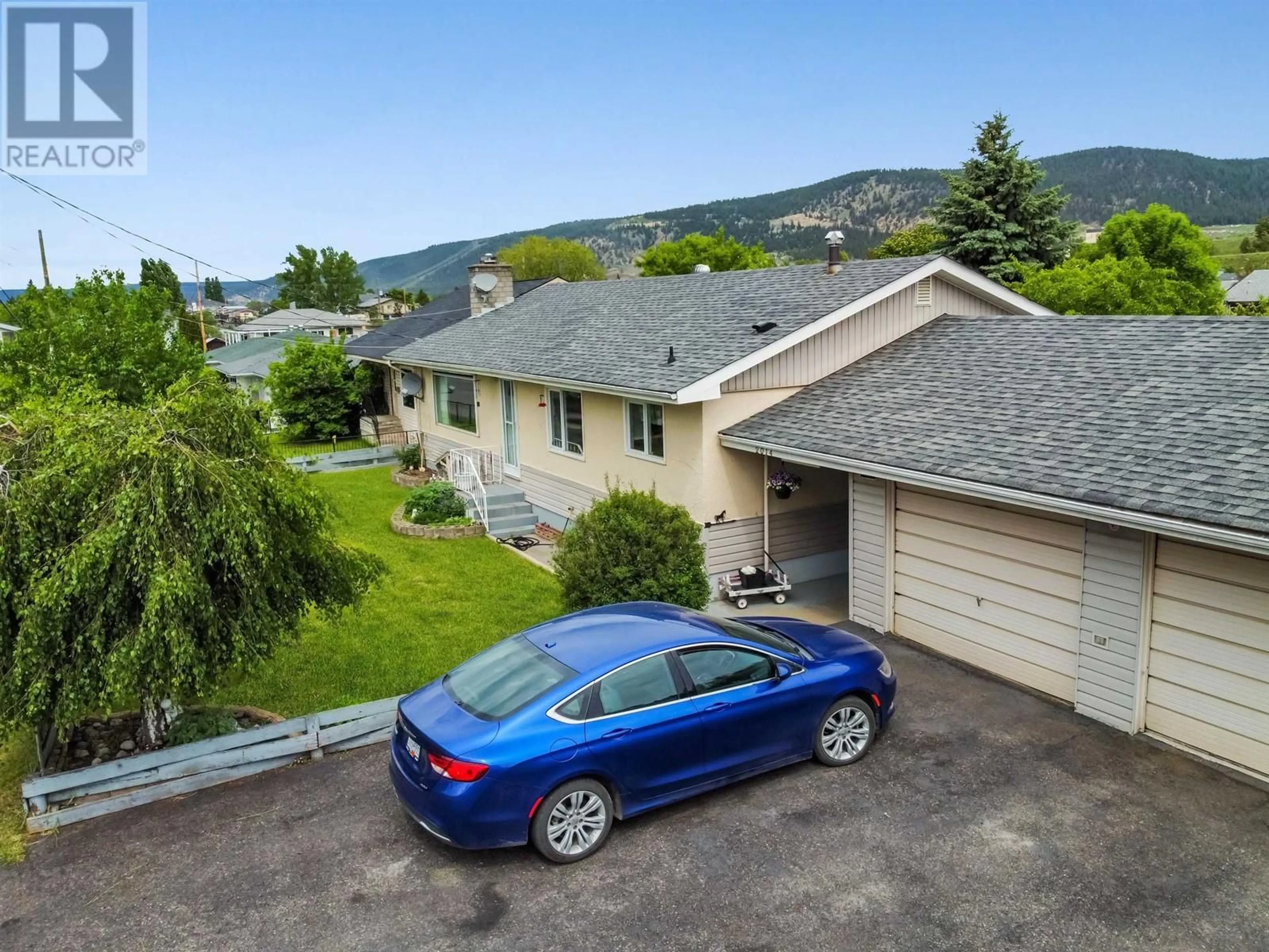 A pic from outside/outdoor area/front of a property/back of a property/a pic from drone, mountain view for 2014 2ND AVENUE, Williams Lake British Columbia V2G1X9
