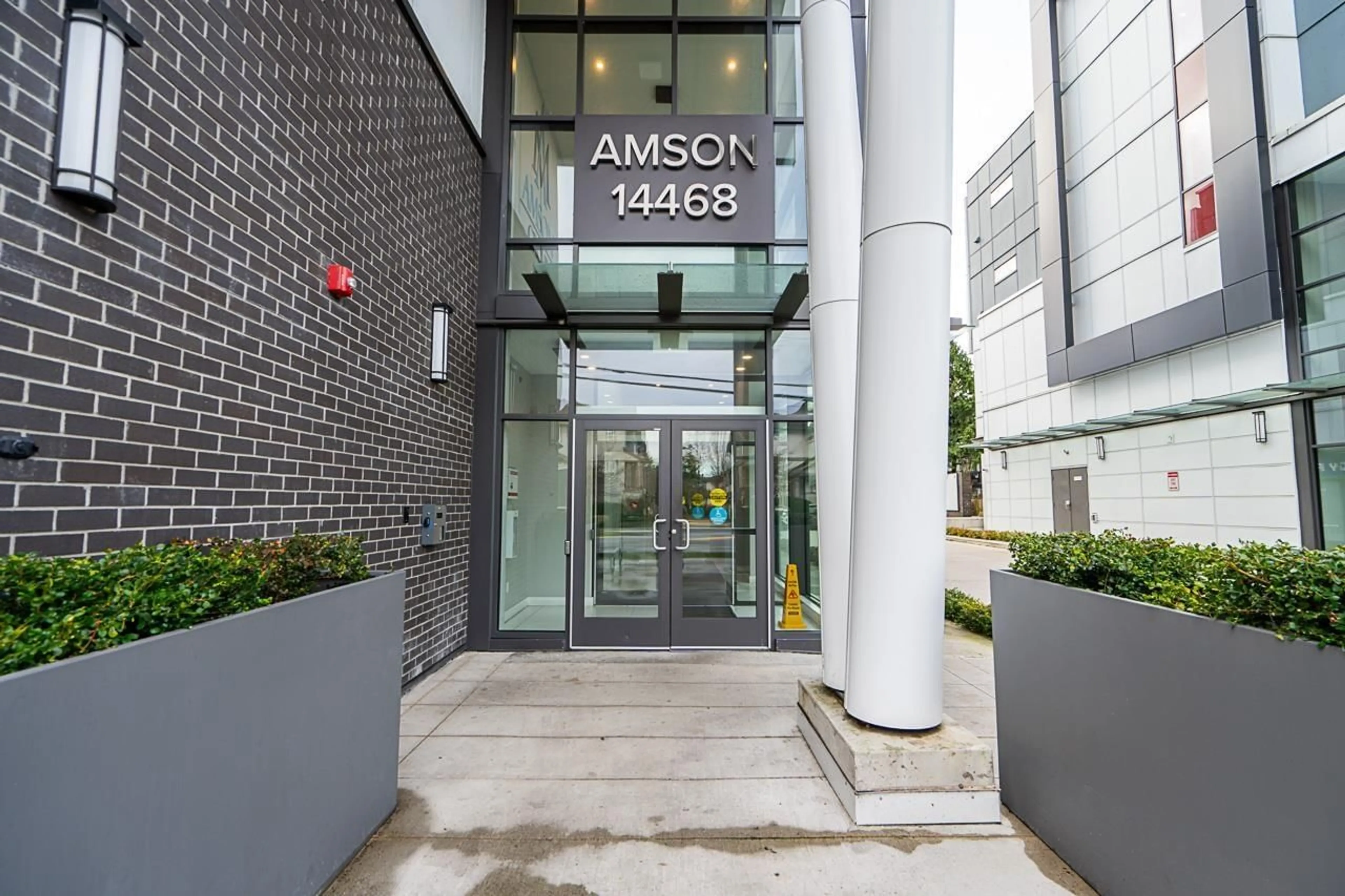 Indoor foyer for A402 - 14468 72, Surrey British Columbia V3S2E7