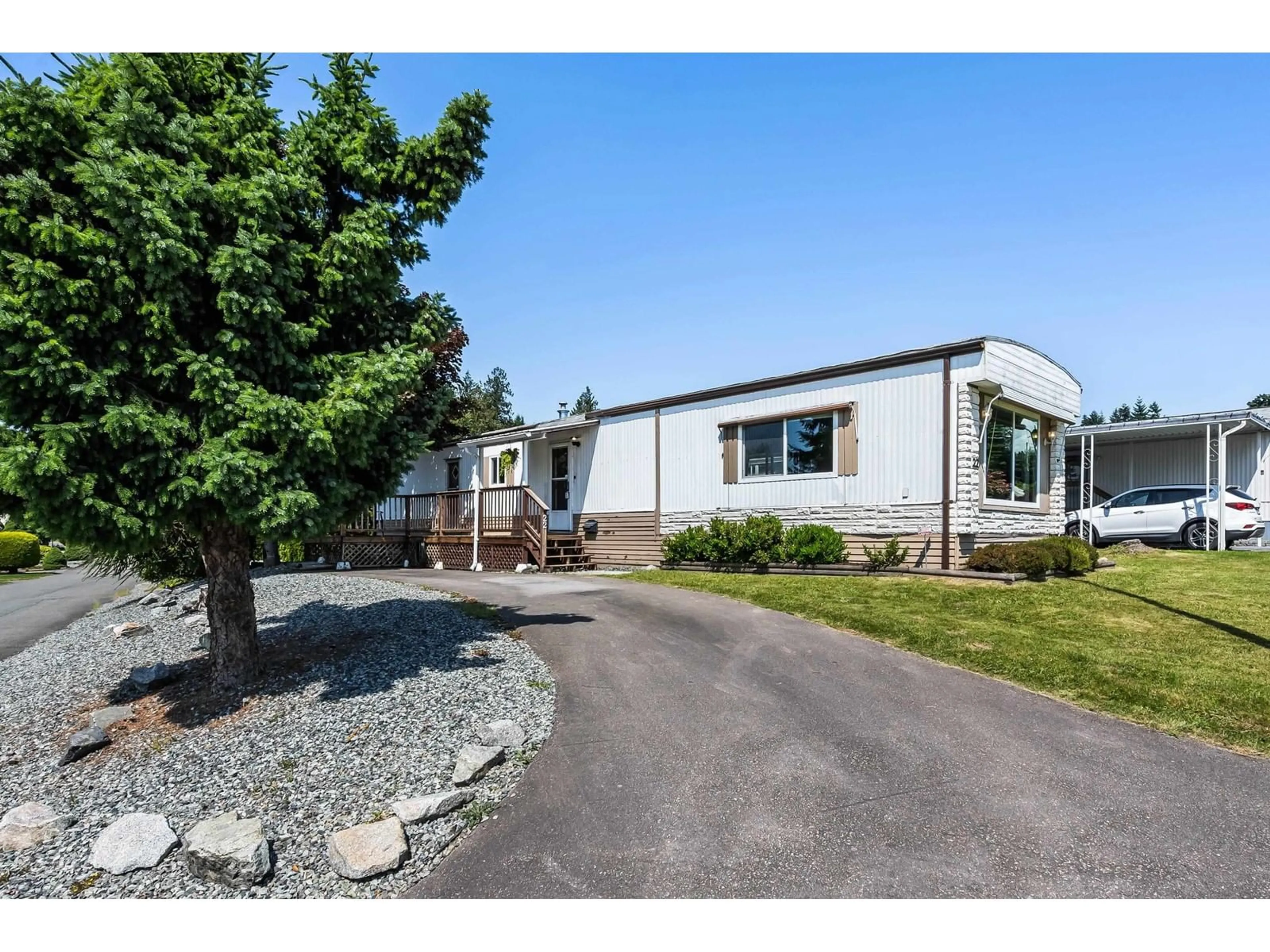Home with vinyl exterior material, street for 22 - 2035 MARTENS, Abbotsford British Columbia V2T6M3