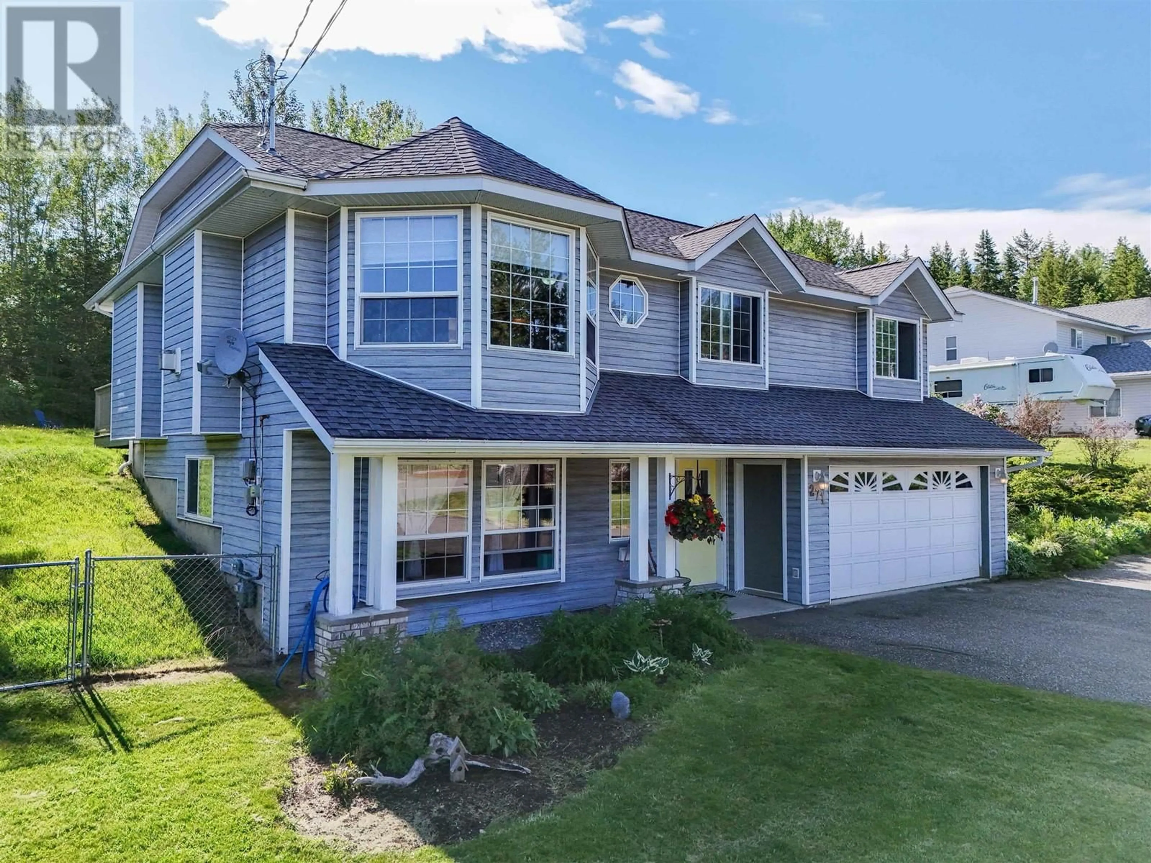Home with vinyl exterior material, street for 271 SANDERSON ROAD, Quesnel British Columbia V2J5V9