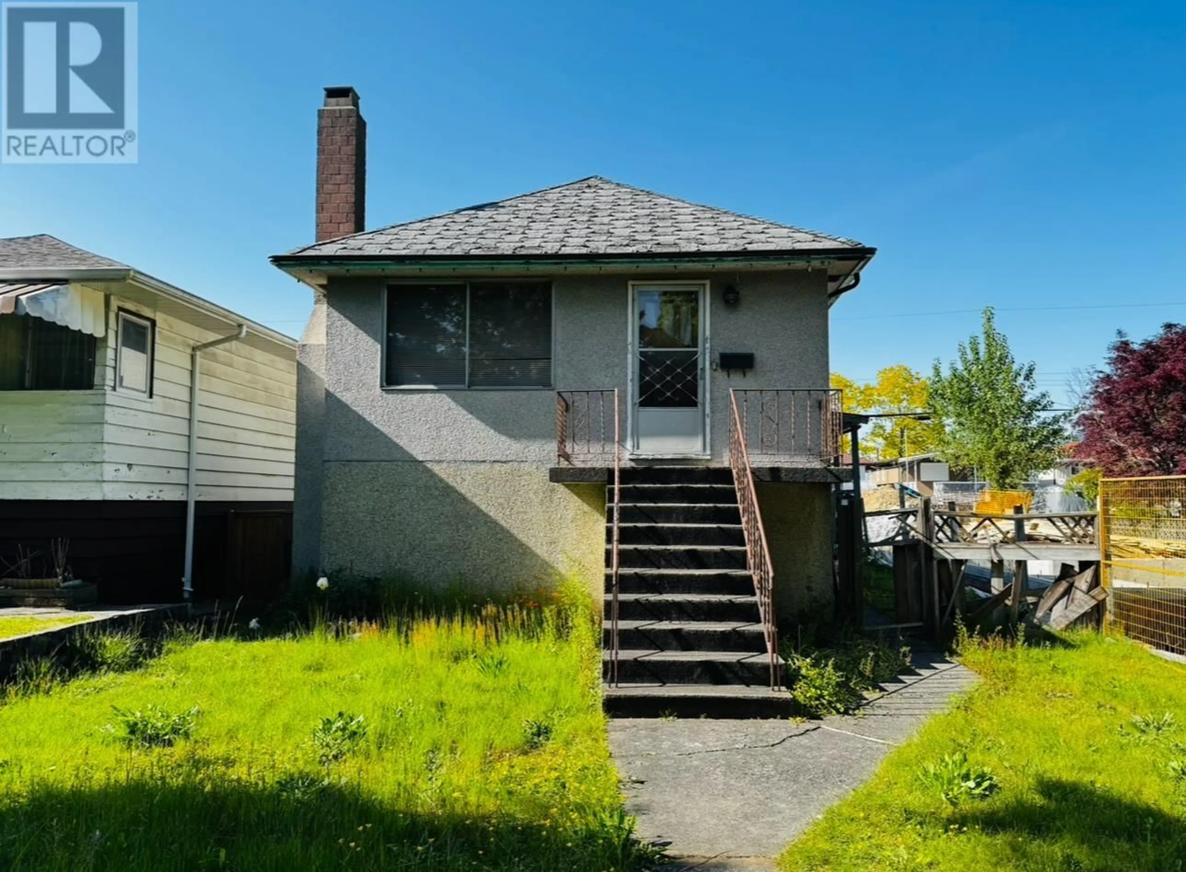 Unknown for 2735 GRANT STREET, Vancouver British Columbia V5K3H1