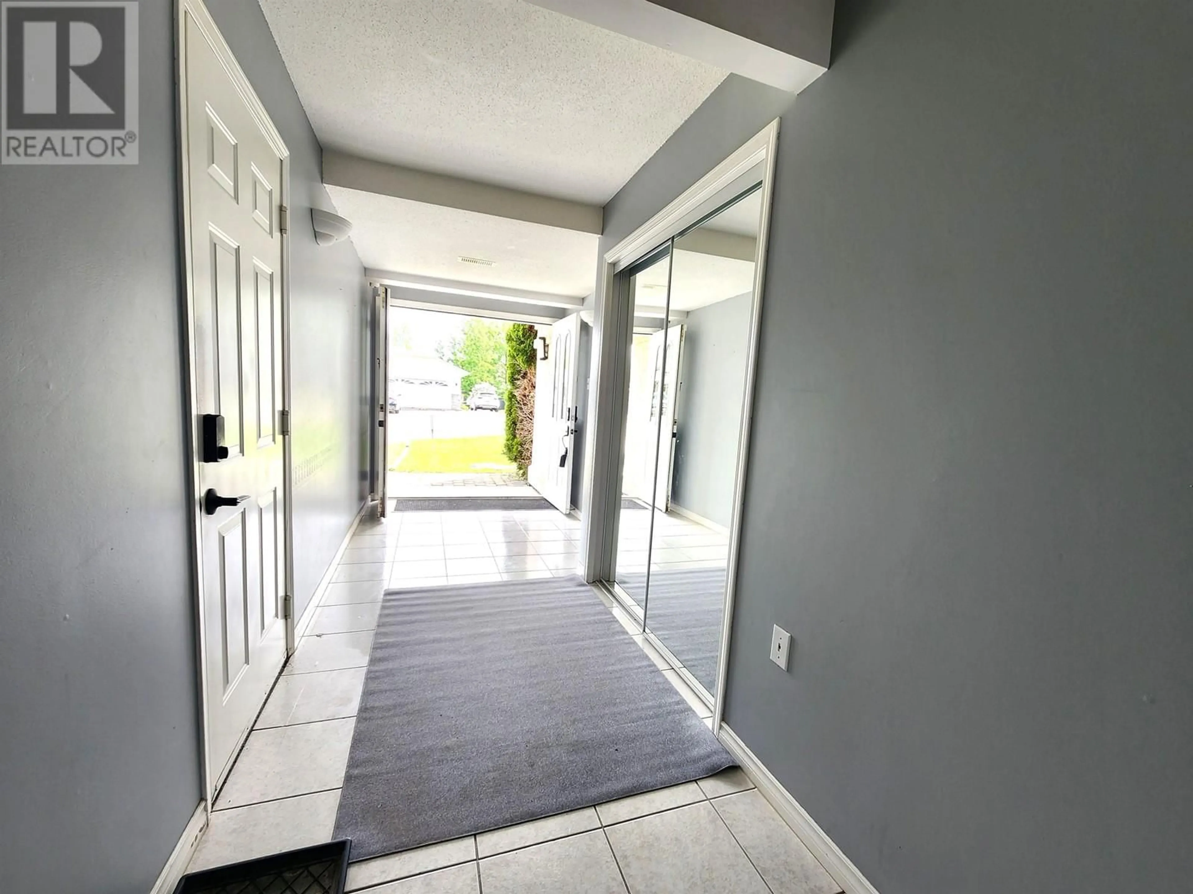Indoor entryway for 2972 SULLIVAN CRESCENT, Prince George British Columbia V2N5H6