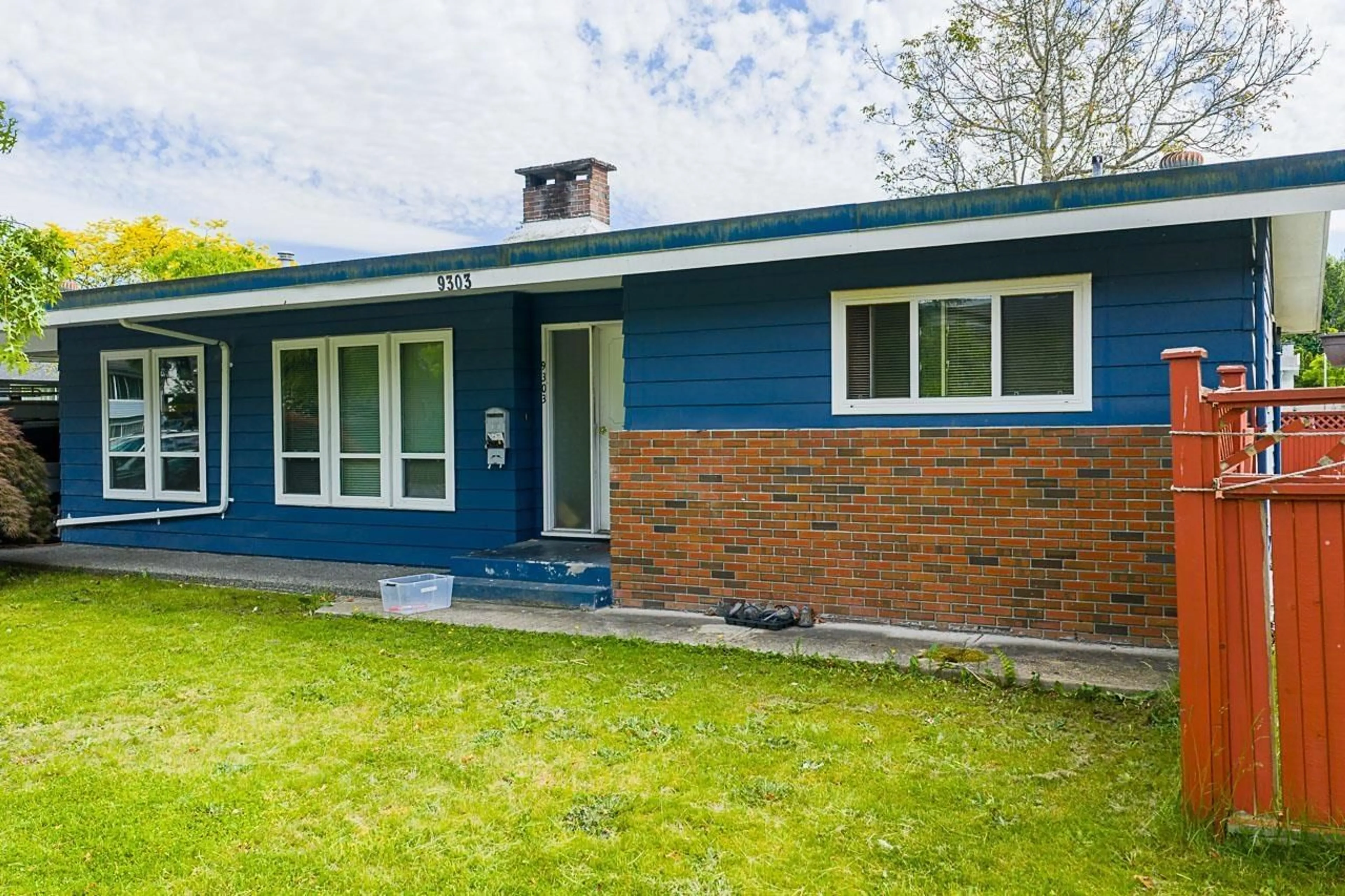 Home with brick exterior material, street for 9303 STUART, Surrey British Columbia V3V1T8