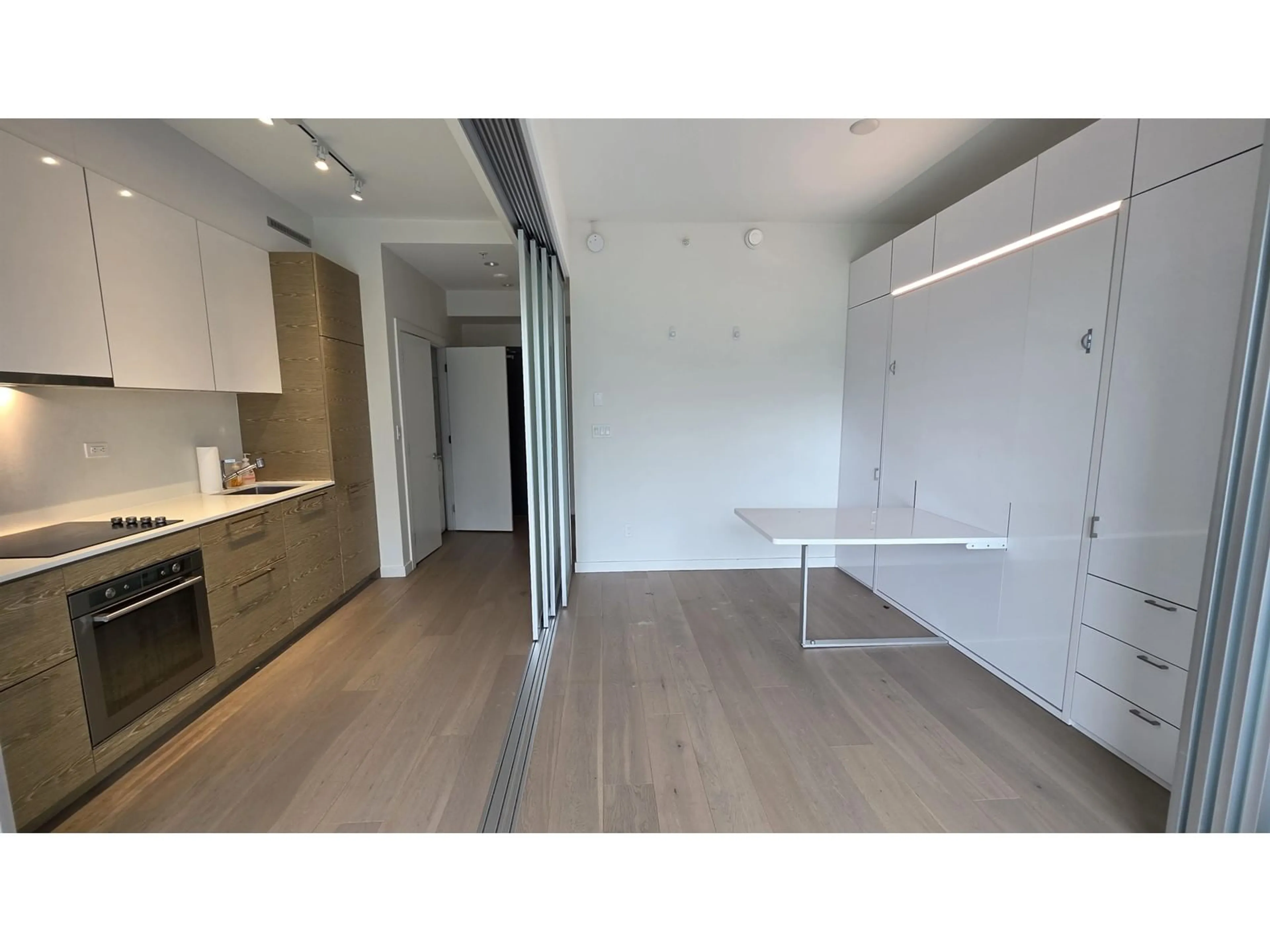 A pic of a room for 415 - 13438 CENTRAL, Surrey British Columbia V3T0N2