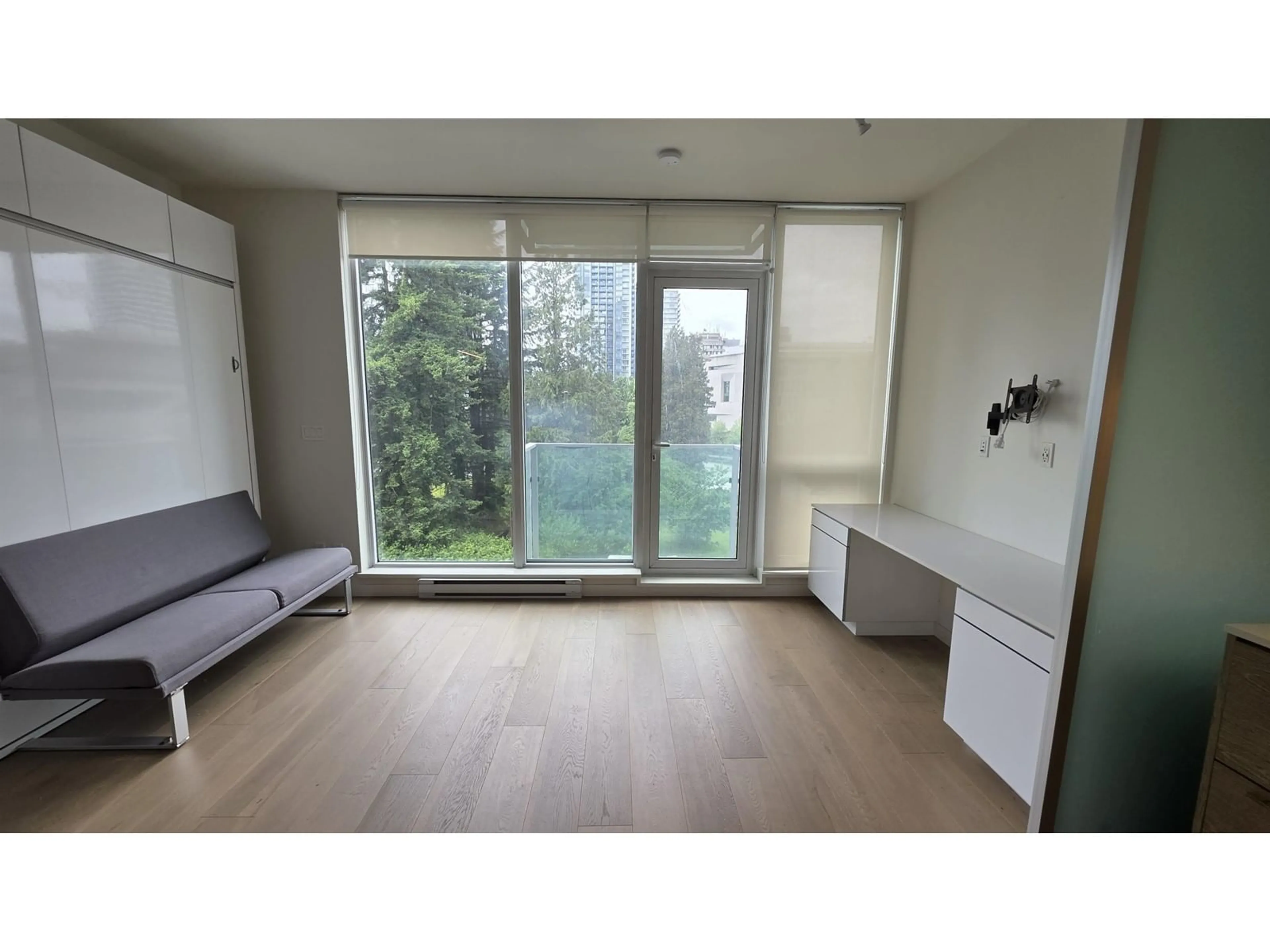 A pic of a room for 415 - 13438 CENTRAL, Surrey British Columbia V3T0N2